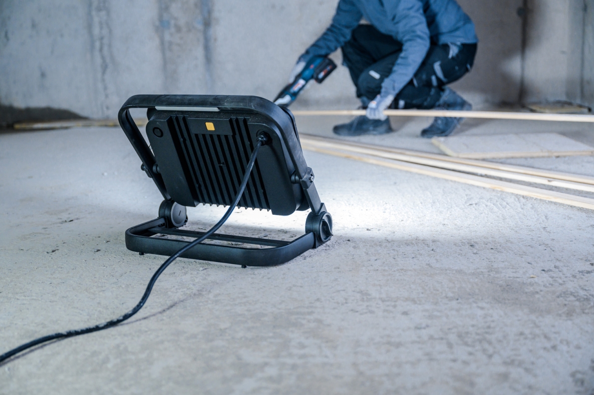 Brennenstuhl 1171250047 LED-työvalaisin JARO 14060 M / LED-ulkotyövalo 100W