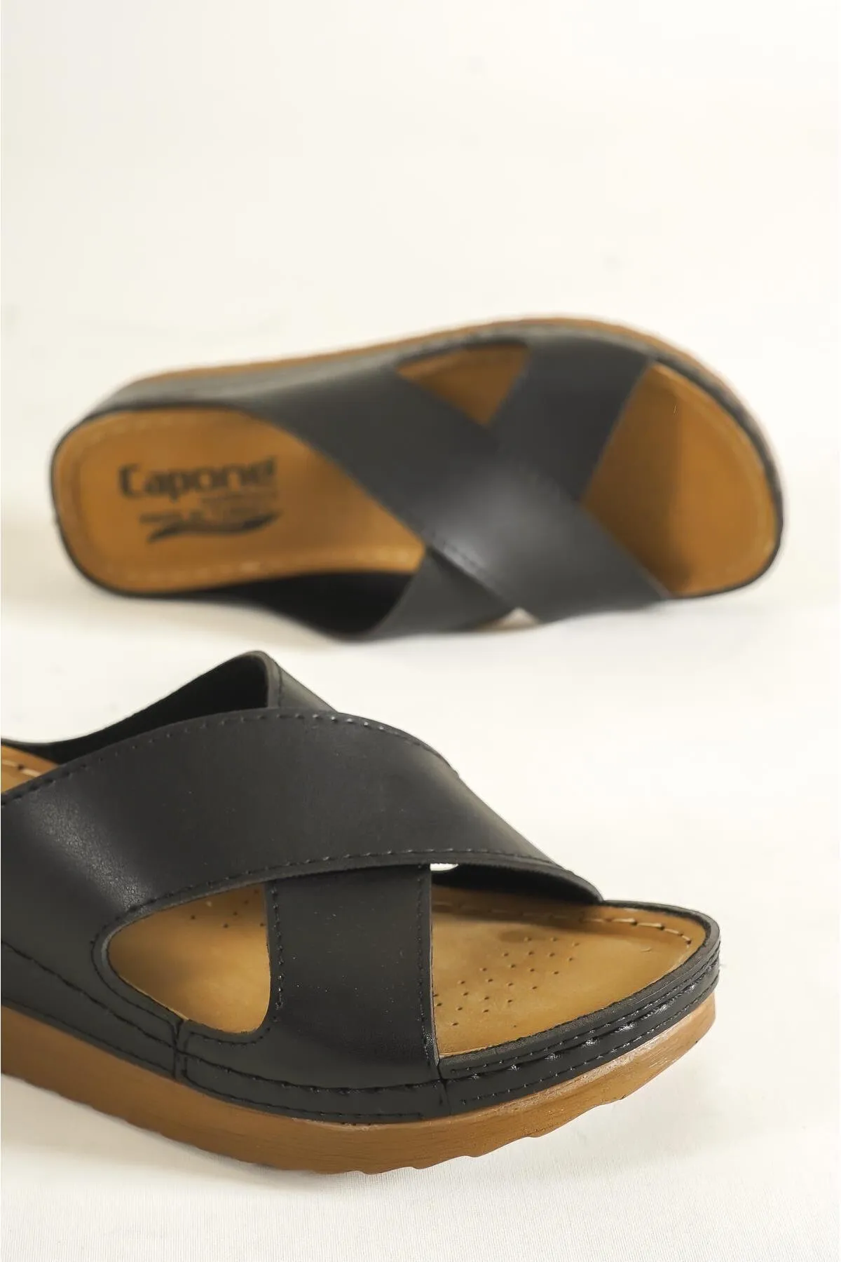 Capone Outfitters  Capone Z0632 Schwarze anatomische Komfort-Hausschuhe für Damen