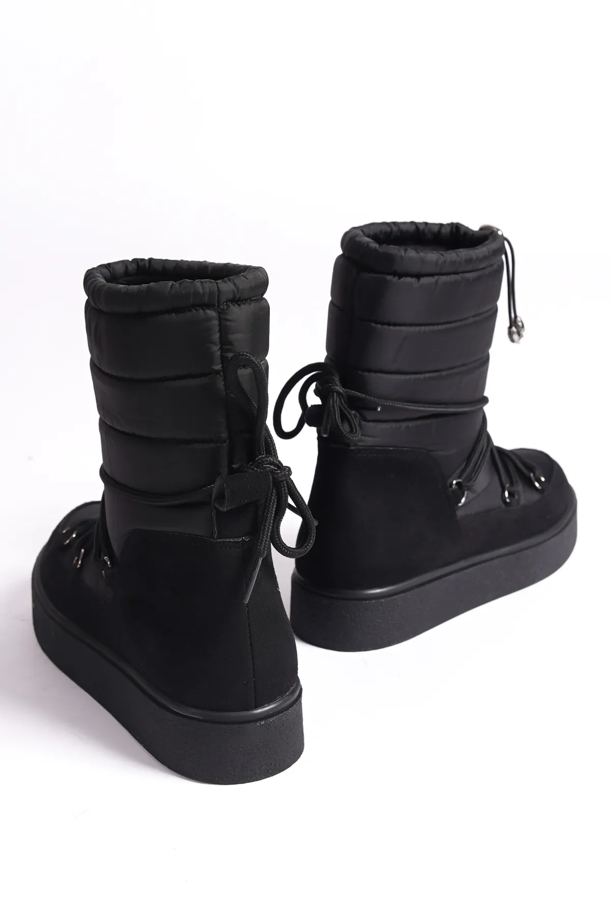 Capone Outfitters  Fallschirmspringer-Schneestiefel für Damen mit runder Zehenpartie