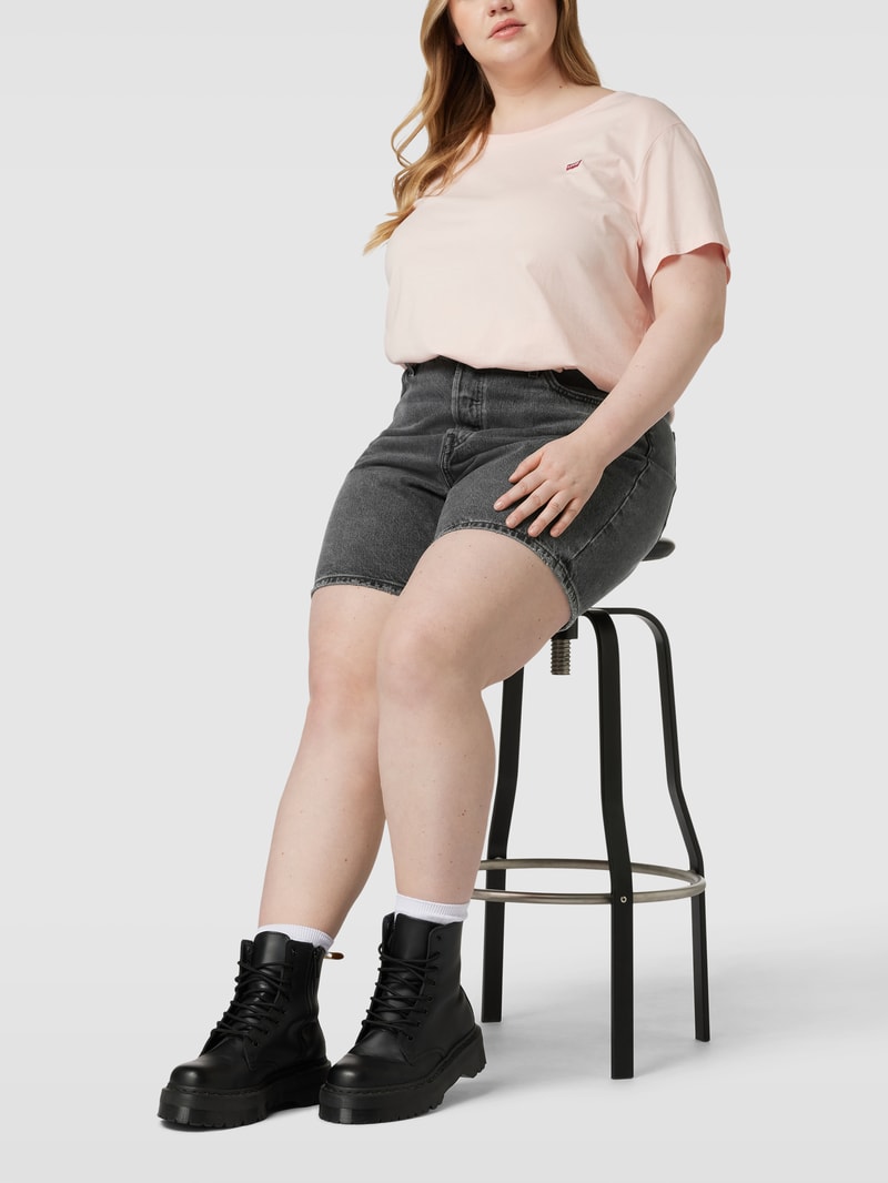 PLUS SIZE Jeansshorts mit Label-Patch in schwarz