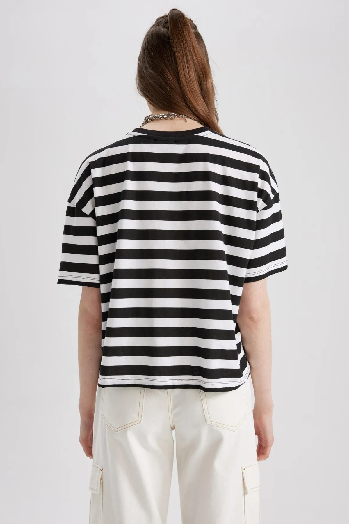 DeFacto  Coool Loose Fit gestreiftes Kurzarm-T-Shirt aus 100 % Baumwolle Z9735az23sp