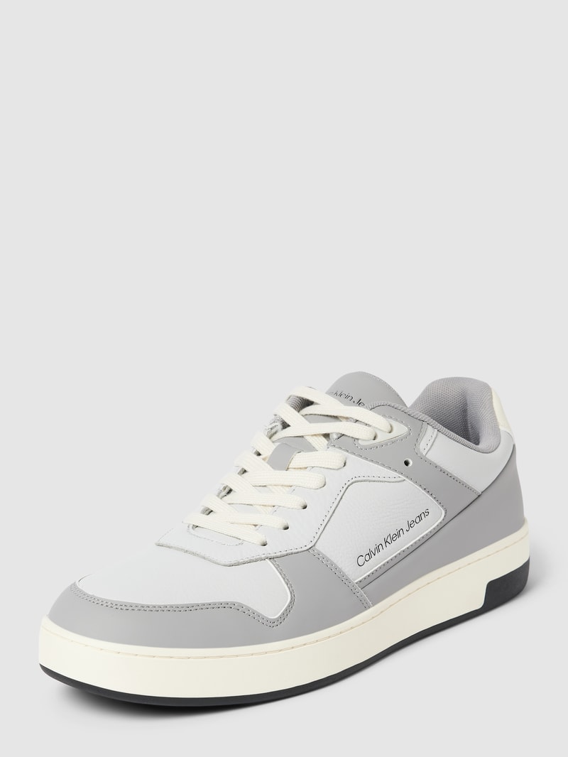 Sneaker mit Label-Detail Modell 'BASKET' in offwhite