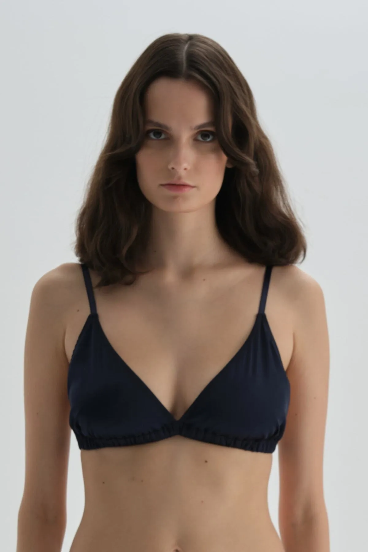 Dagi  Marineblauer, bügelloser Satin-BH ohne Bügel