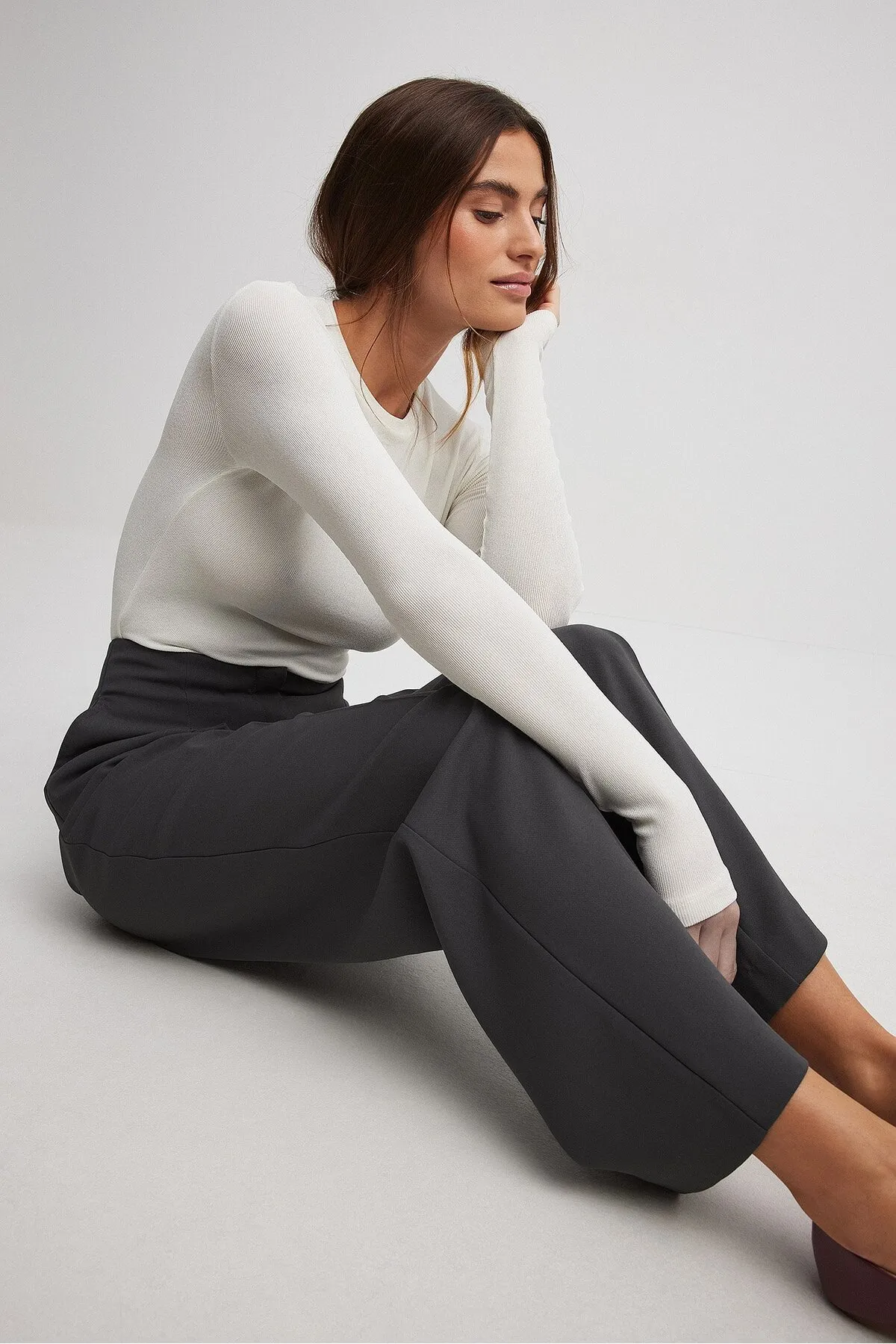 NA-KD  Weite Anzughose mit hoher Taille und ohne Taillenband