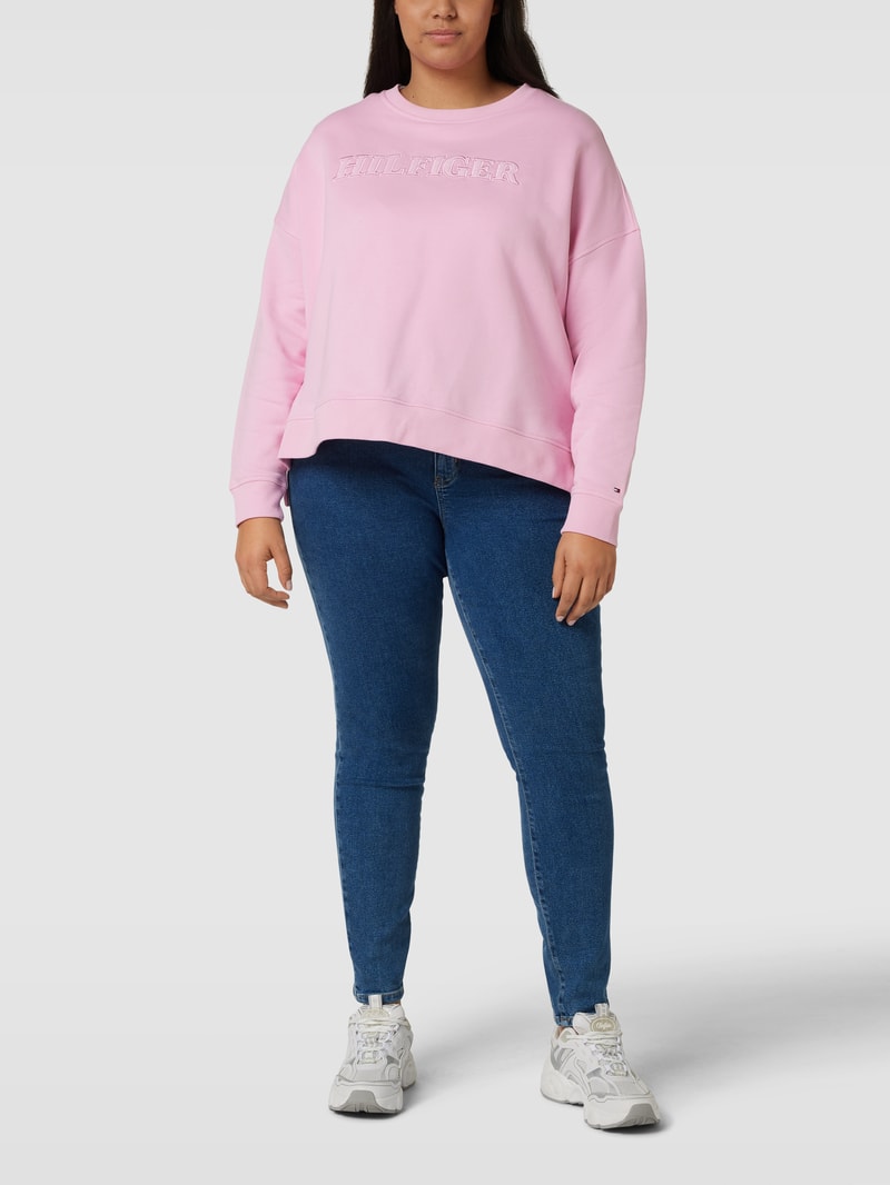 PLUS SIZE Jeans mit Label-Patch Modell 'MELANY' in jeans