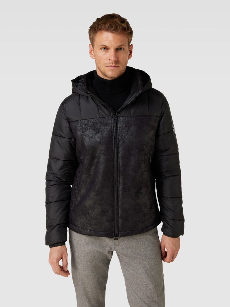 Jacke mit Kapuze in schwarz