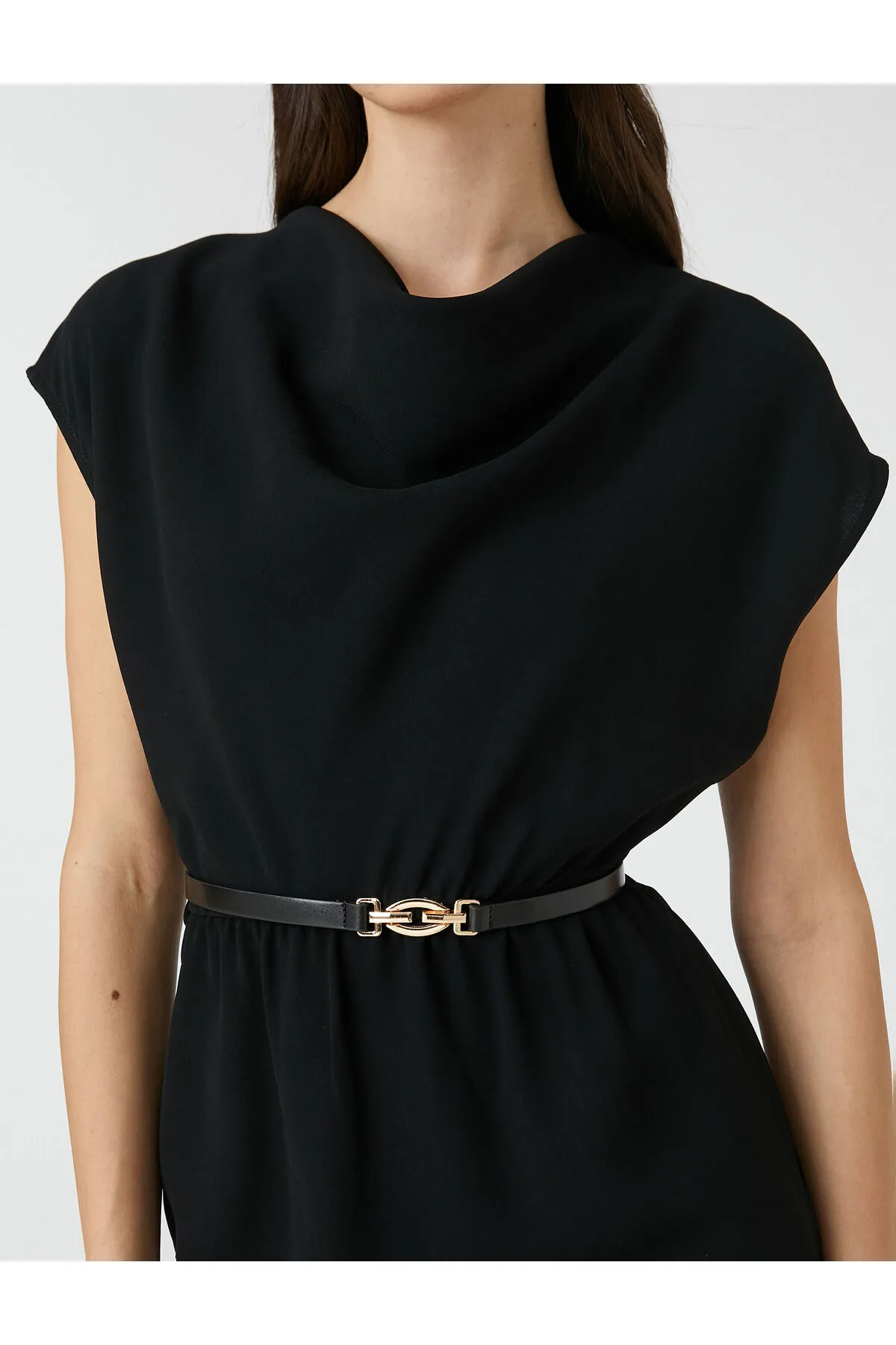 Koton  Ärmelloses kurzes Kleid mit Kragen und Gürtel