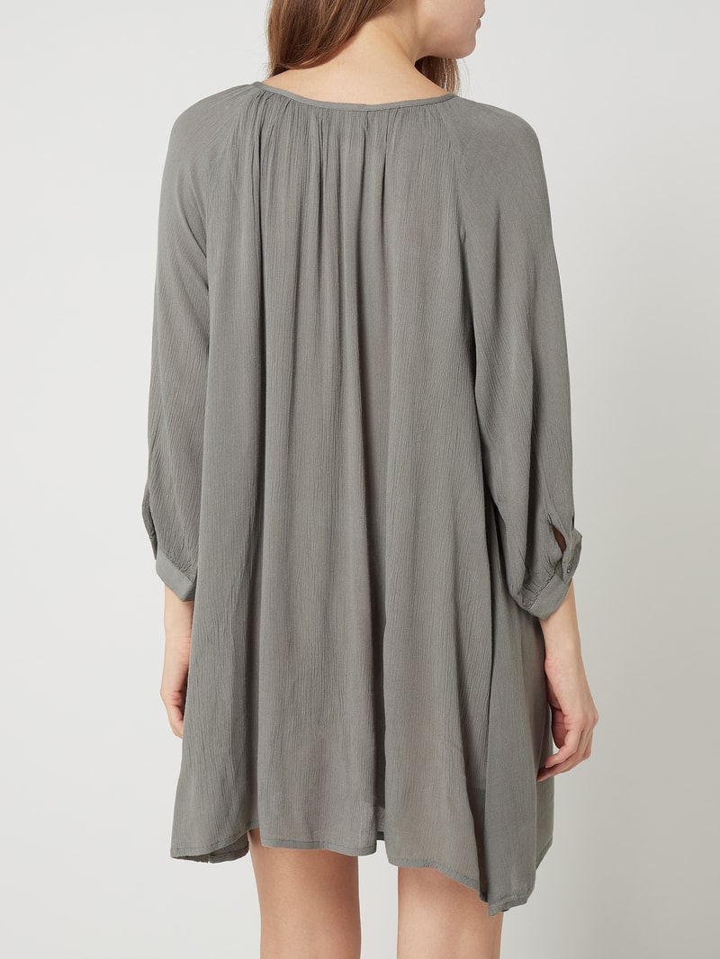 Blusenshirt aus Viskose in Crinkle-Optik in mittelgrau