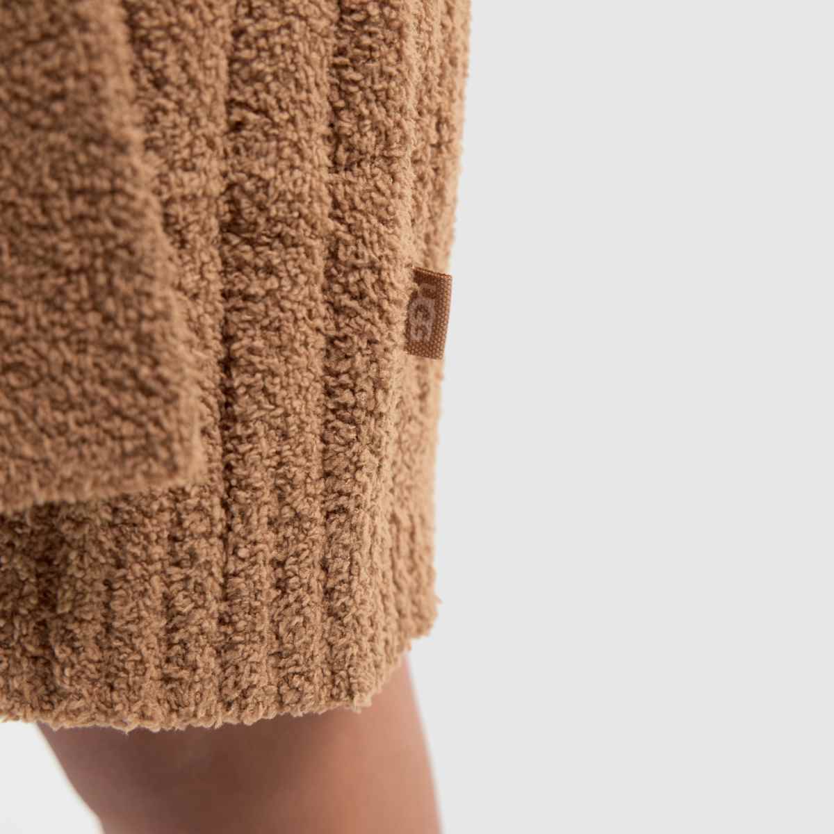 UGG amari rib köntös gesztenyebarna színben