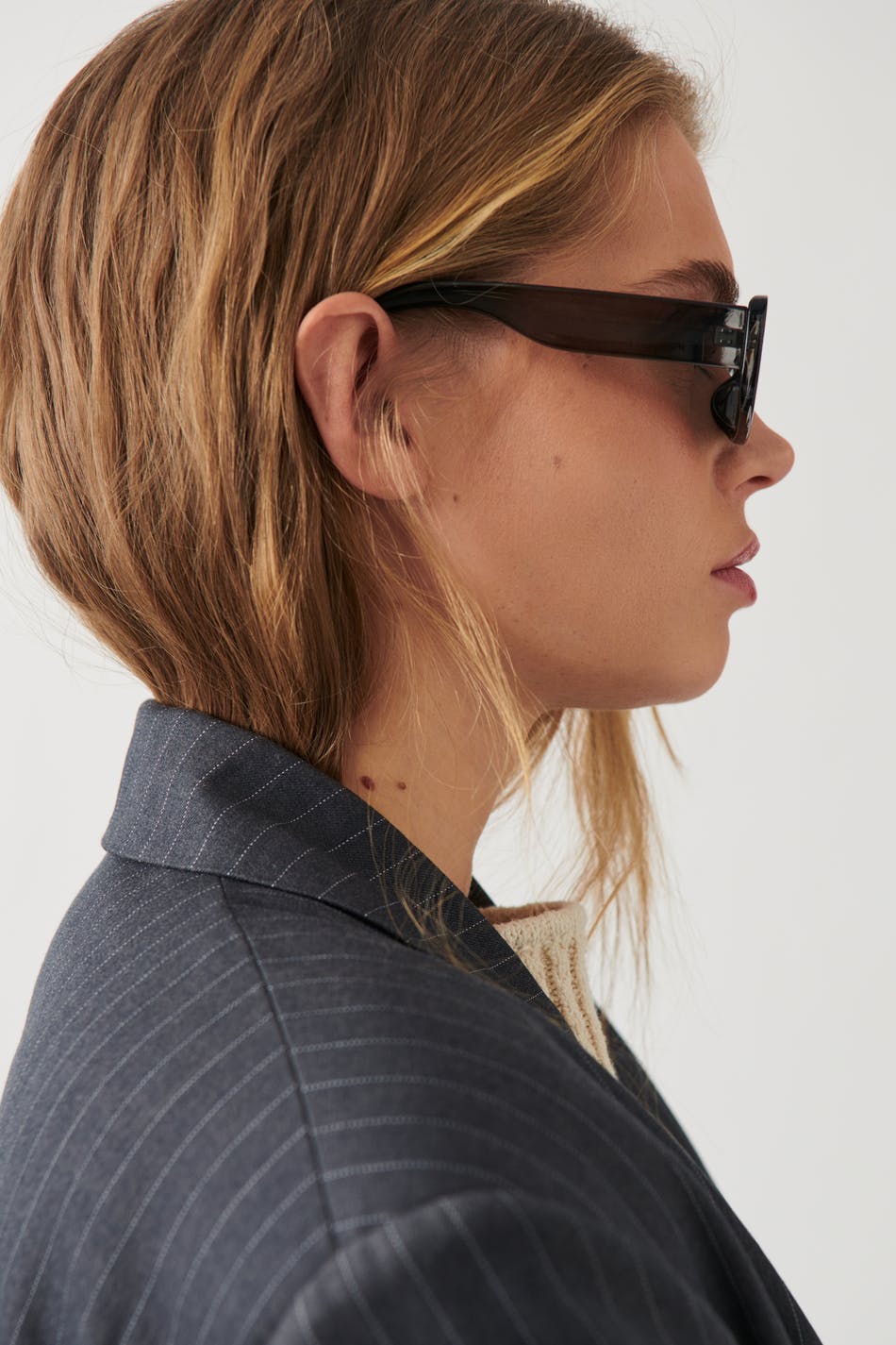 Slim rectangular sunglasses