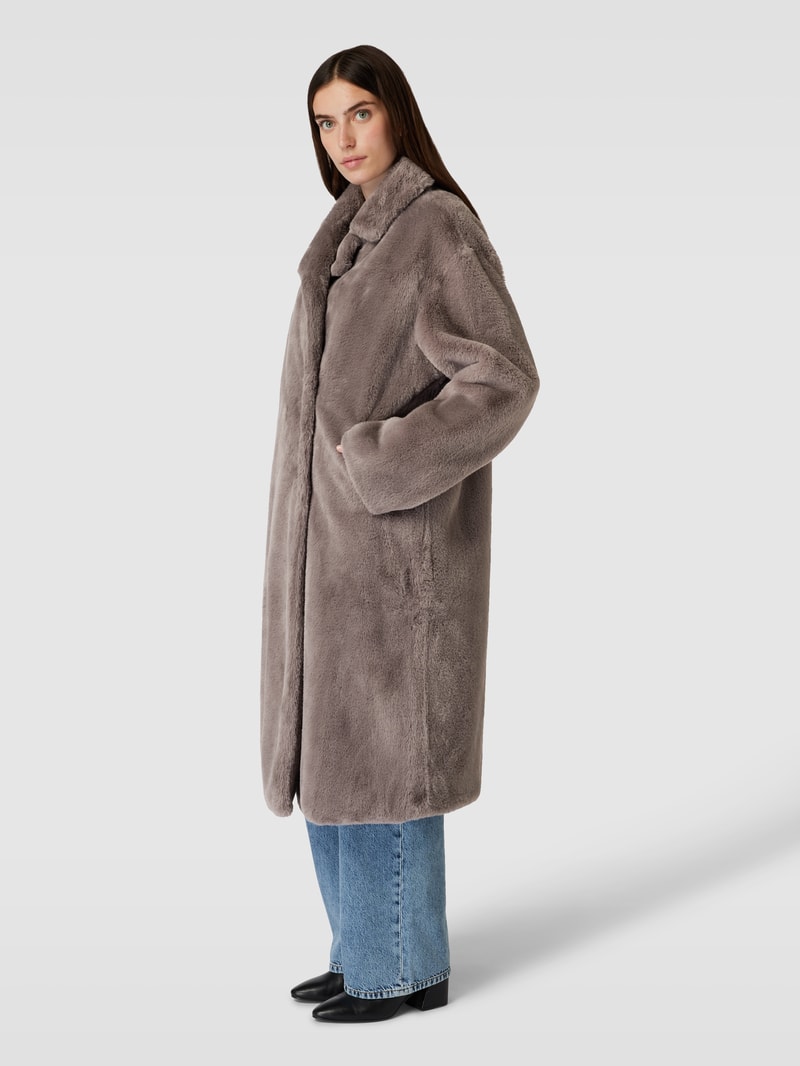 Mantel aus Kunstfell in taupe