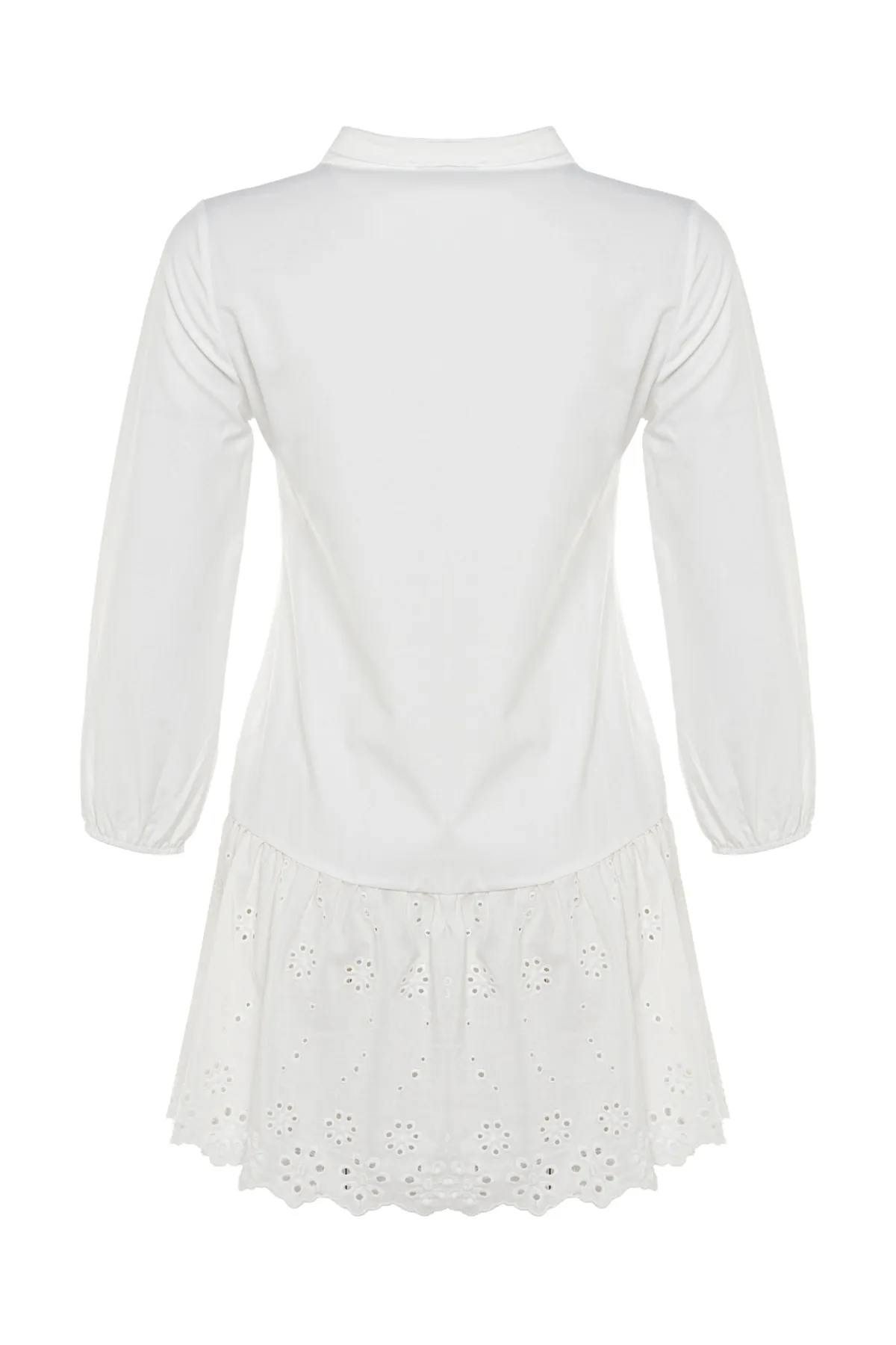 Trendyol Collection  Weißes Mini-Strandkleid mit gewebter Stickerei TBESS23EL00022