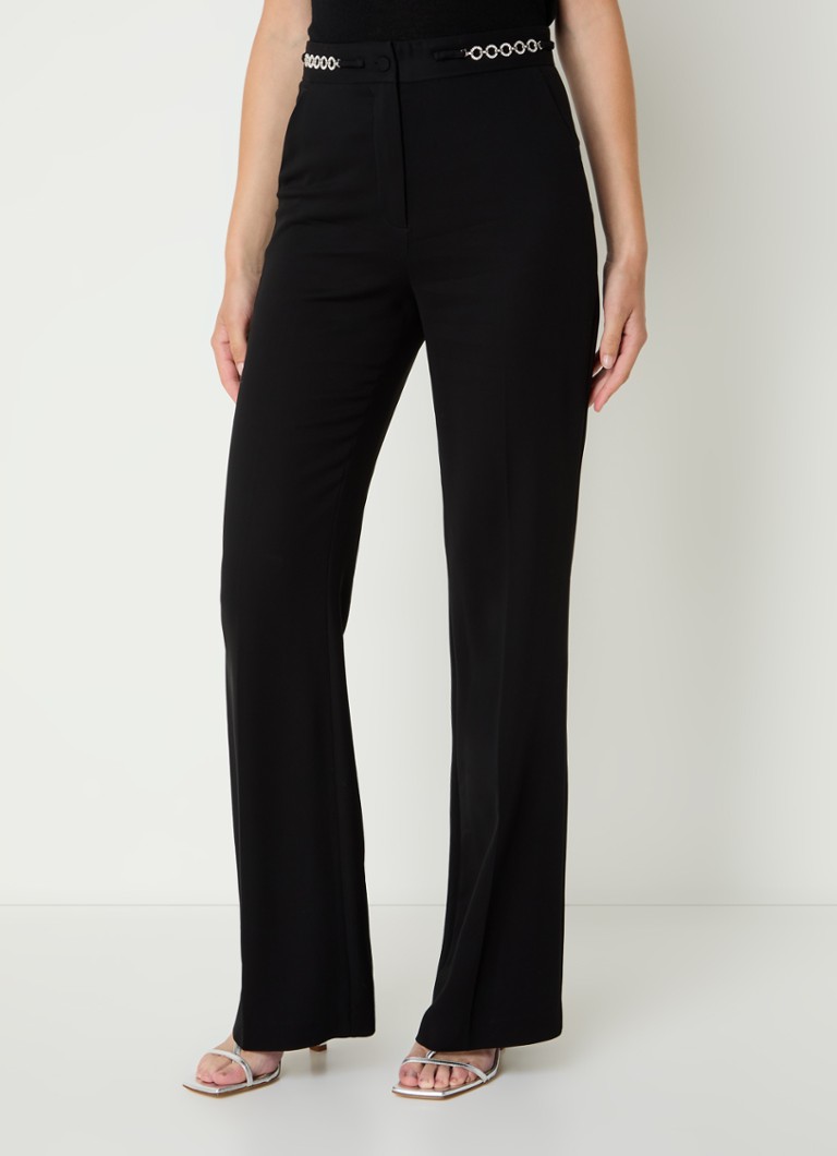 Calça reta de cintura alta Nuala da Gerard Darel com detalhe de corrente.
