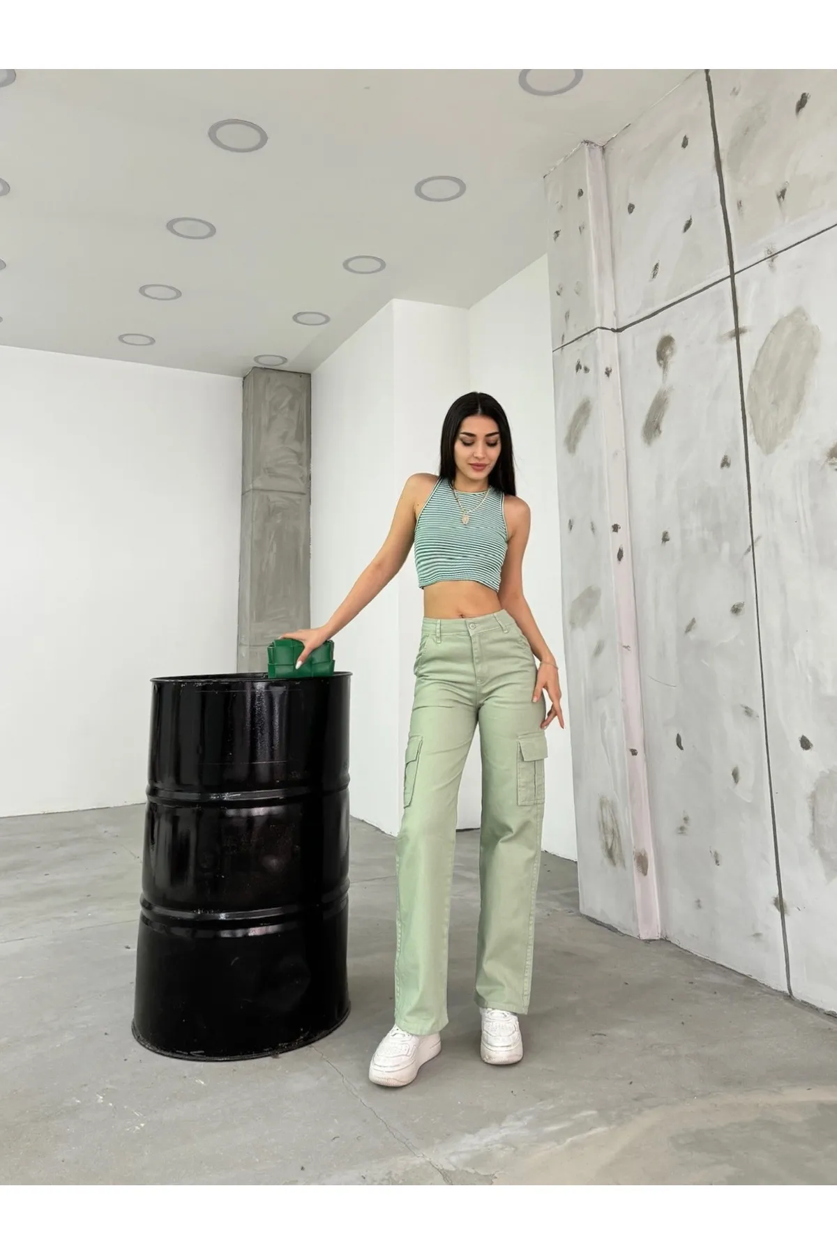 BİKELİFE  Hellgrüne Cargohose mit hoher Taille und weitem Bein für Damen