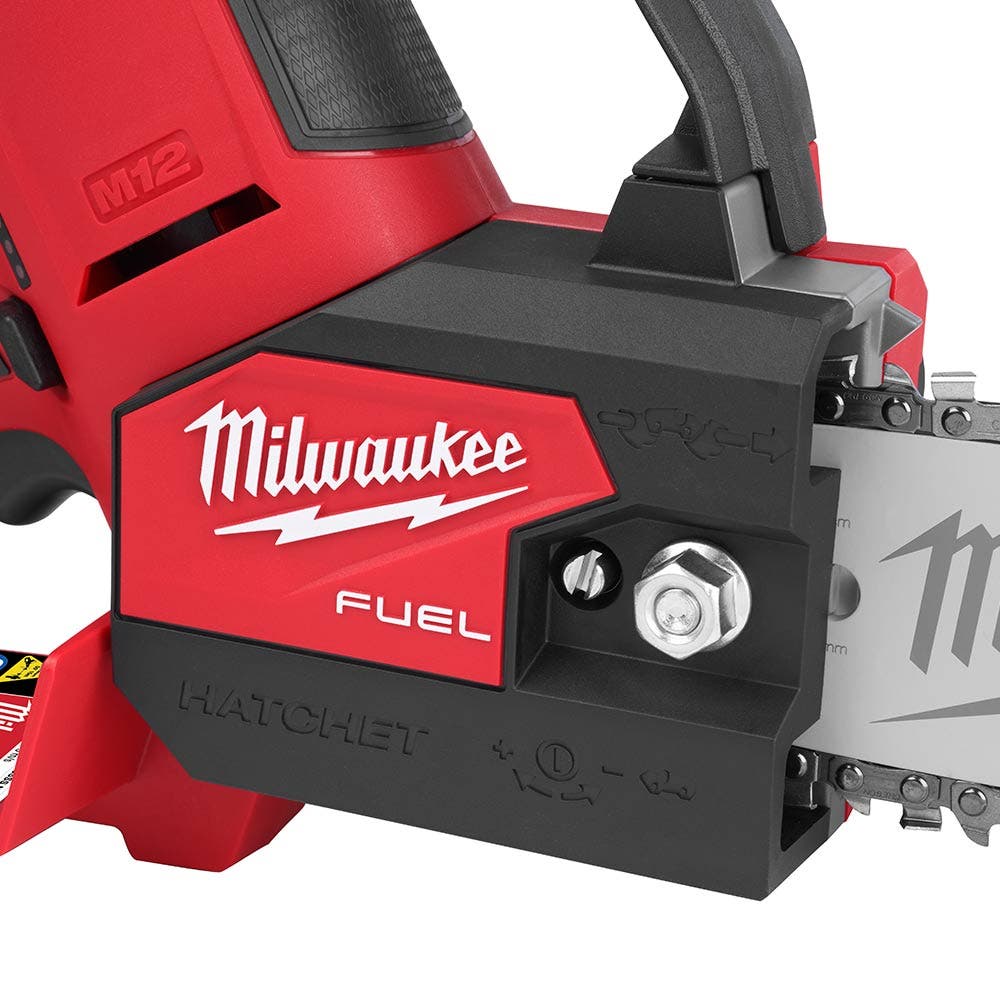 Serra de acabamento MILWAUKEE 12V FUEL™ HATCHET™ de 6