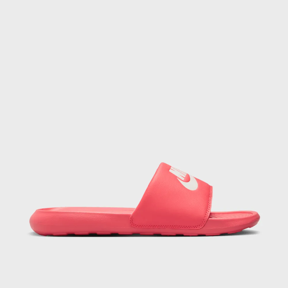 Nike Victori One CN9677-802 / pink