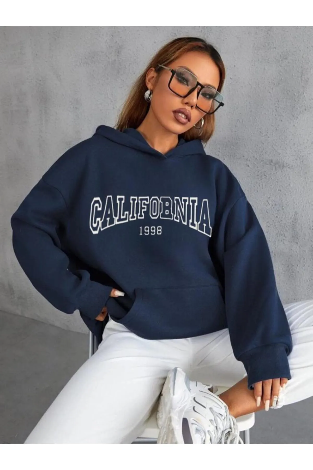 My Blog  Marineblaues Kapuzen-Sweatshirt mit Aufdruck „California 1998“.