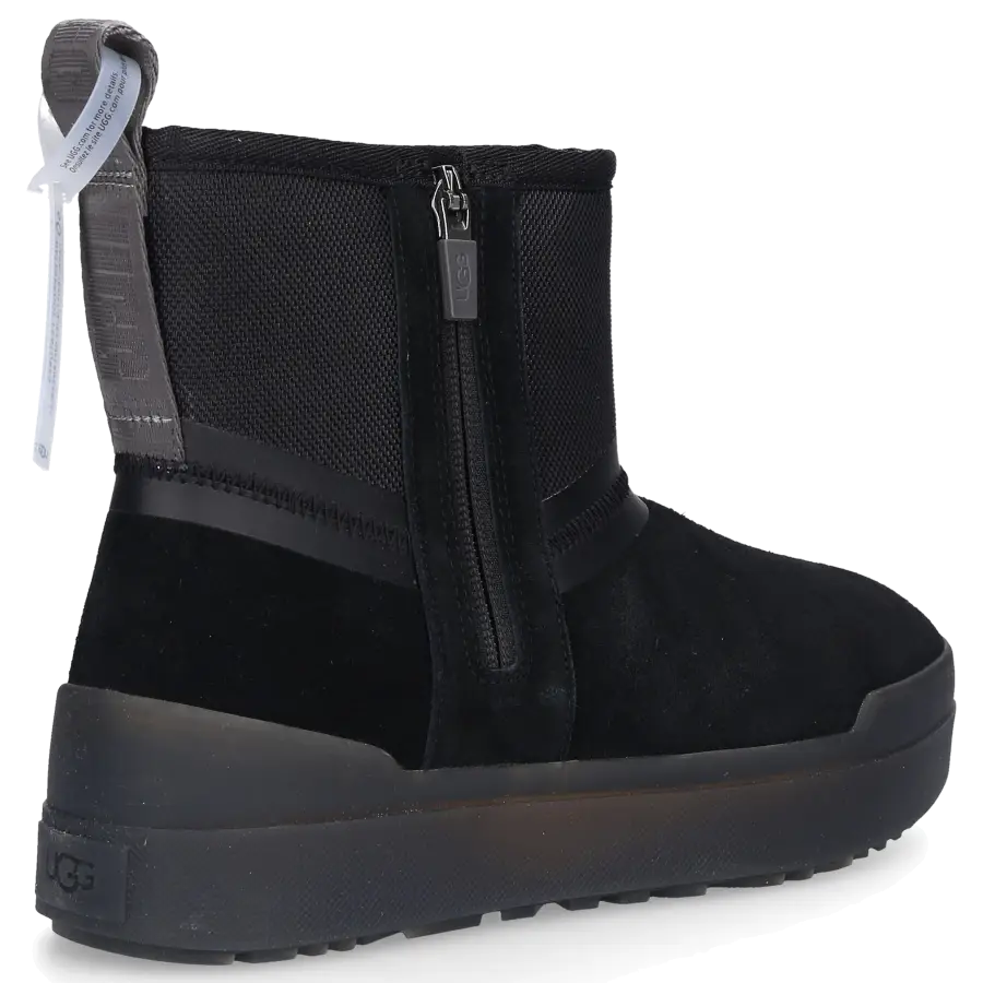 UGG - Stiefeletten CLASSIC TECH Gefüttert - schwarz