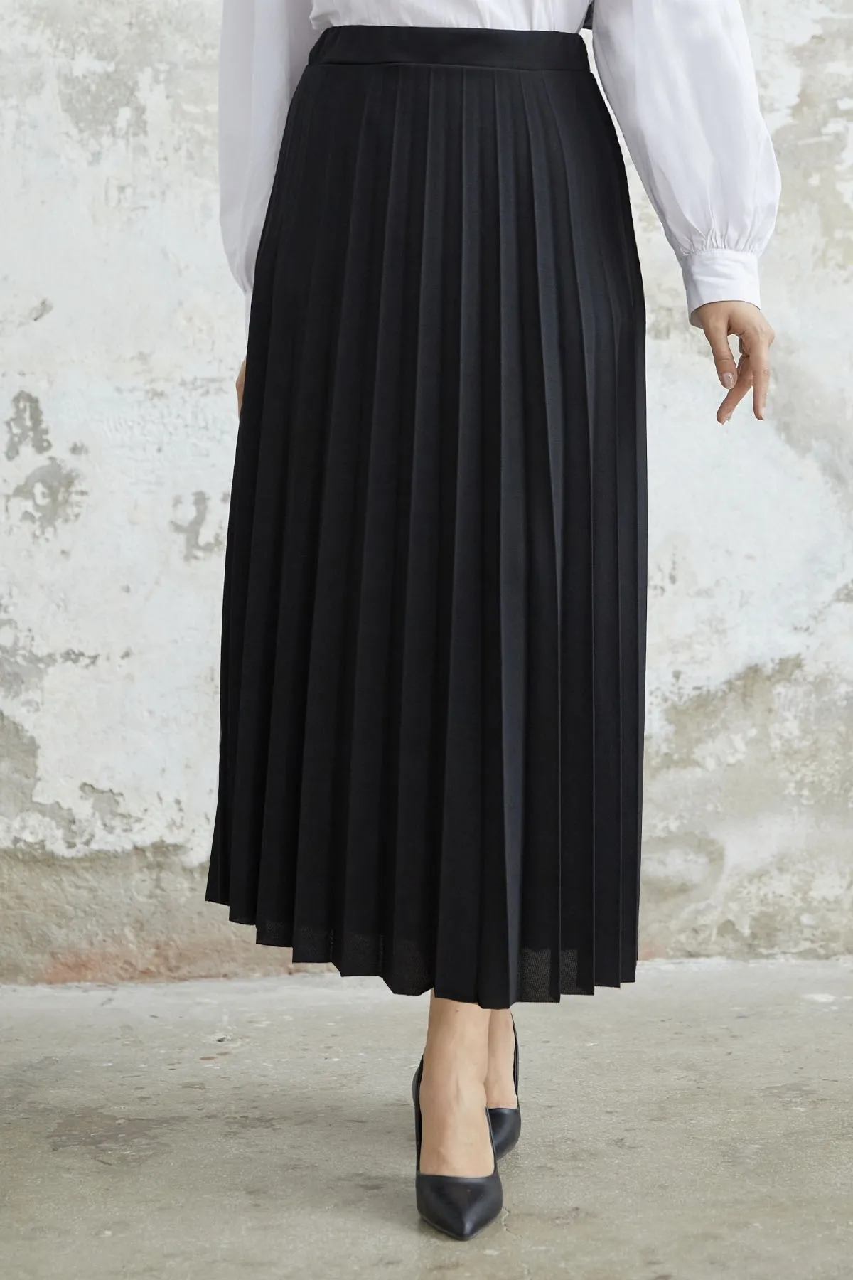 InStyle  Luisa Taillen-elastischer Faltenrock – Schwarz