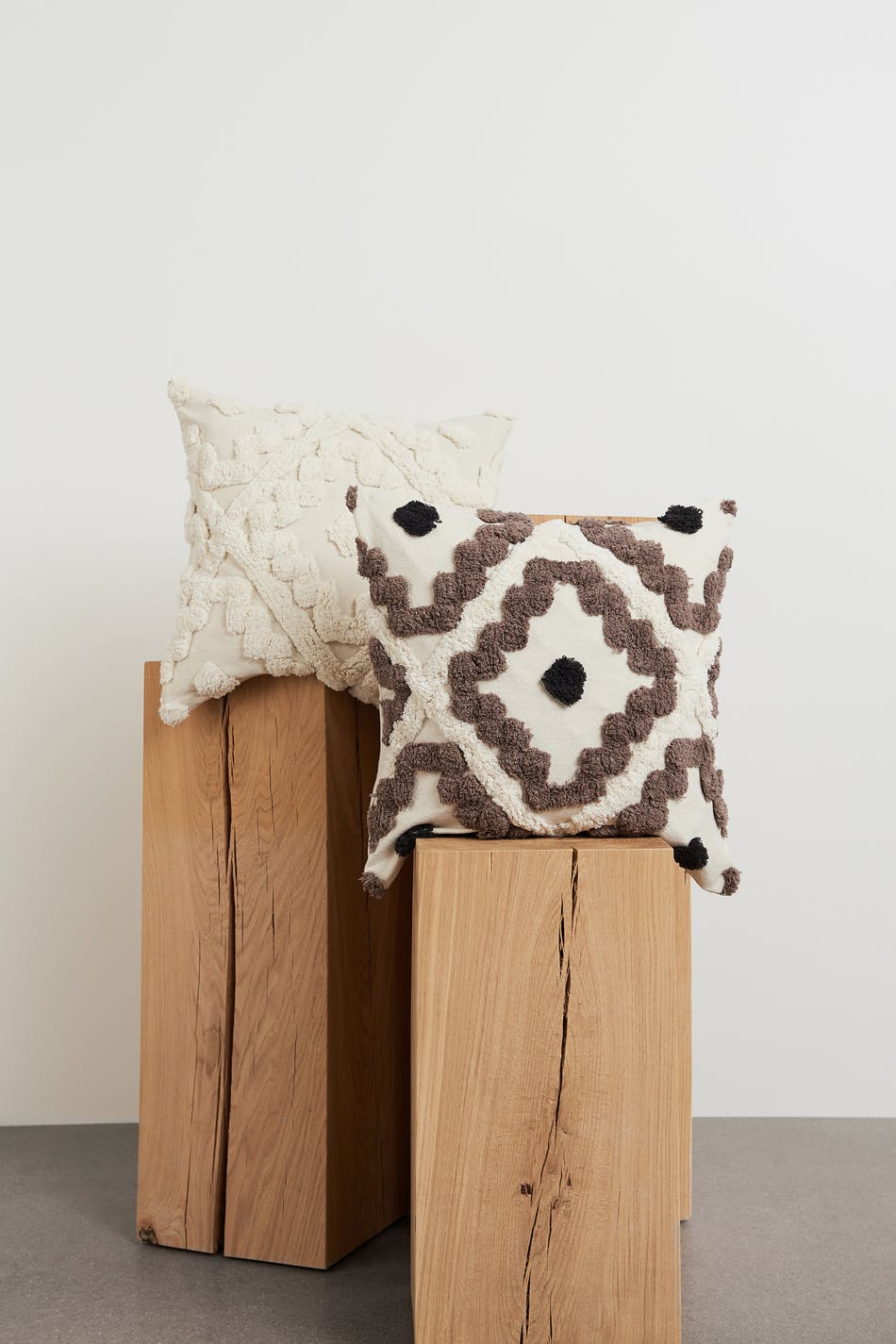 Tufted cushion cover