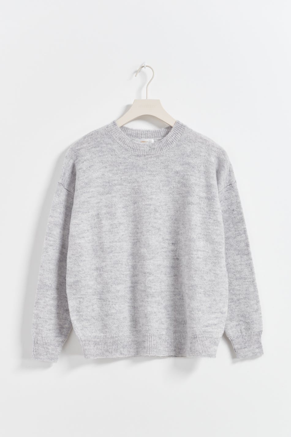Y basic knitted sweater