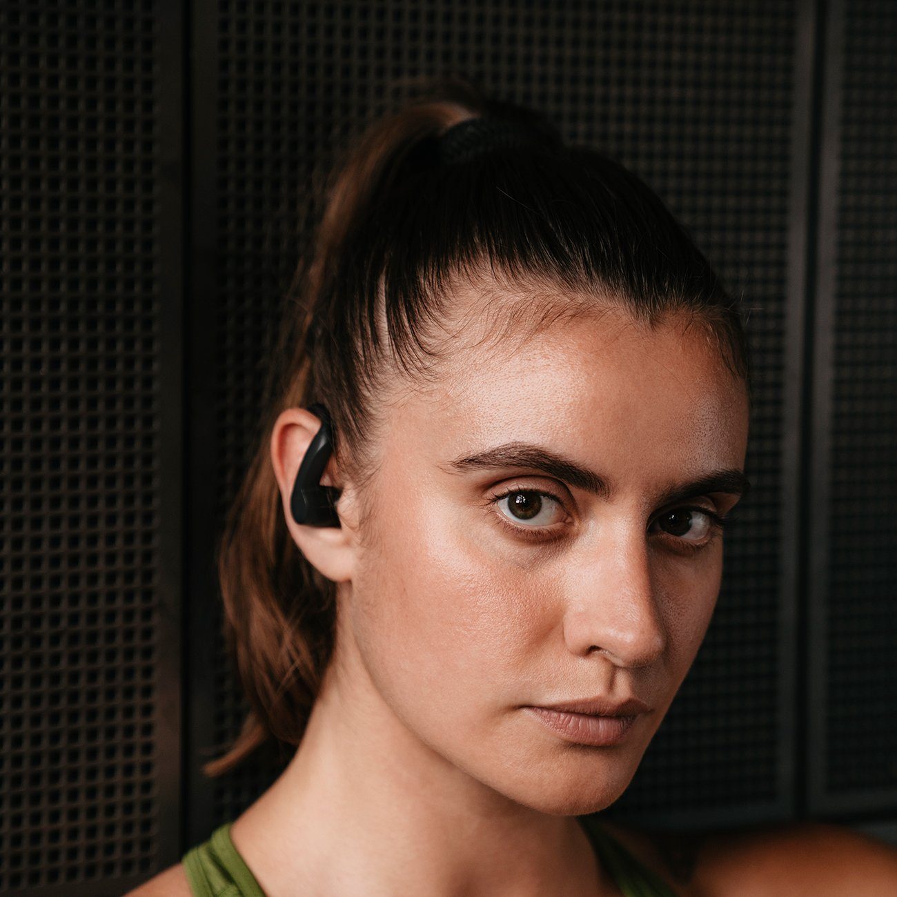 Teufel AIRY SPORTS TWS wireless In-Ear-Kopfhörer (Smarte Touch-Steuerung an der Ohrmuschel für Musiksteuerung, Telefonannahme, Sprachassistent und Lautstärke, Sprühwassergeschützt nach IPX3, resistent gegen Regen, Schmutz und Staub)