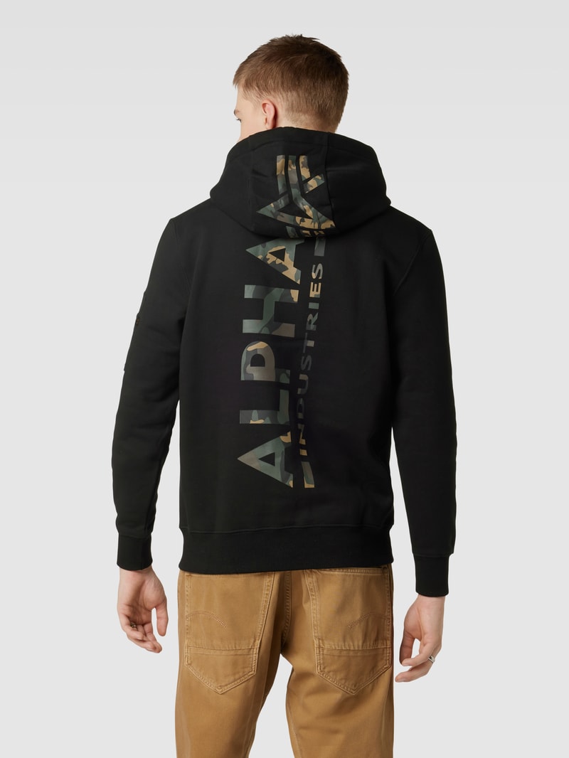 Hoodie mit Label-Applikation Modell 'Camo' in schwarz
