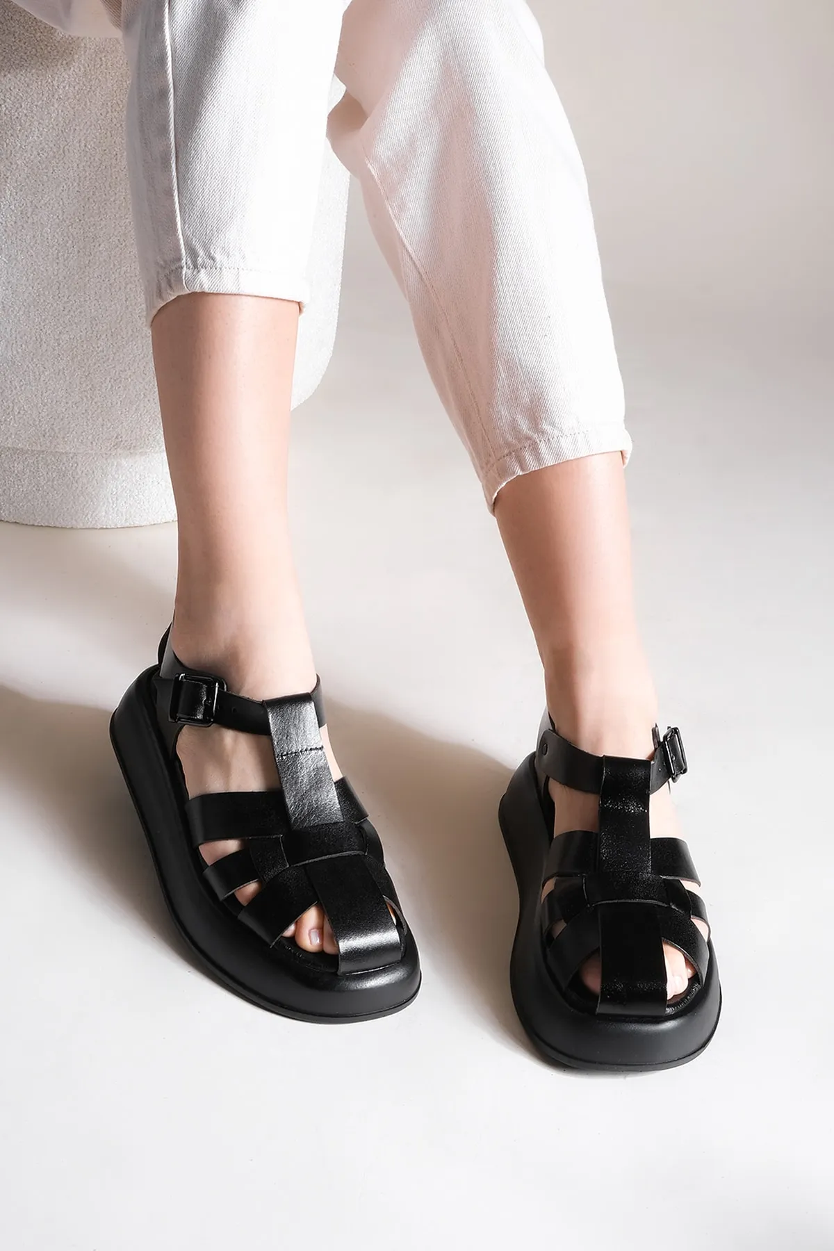 Marjin  Damen Sandalen aus echtem Leder mit dicker Sohle Lanveka schwarz