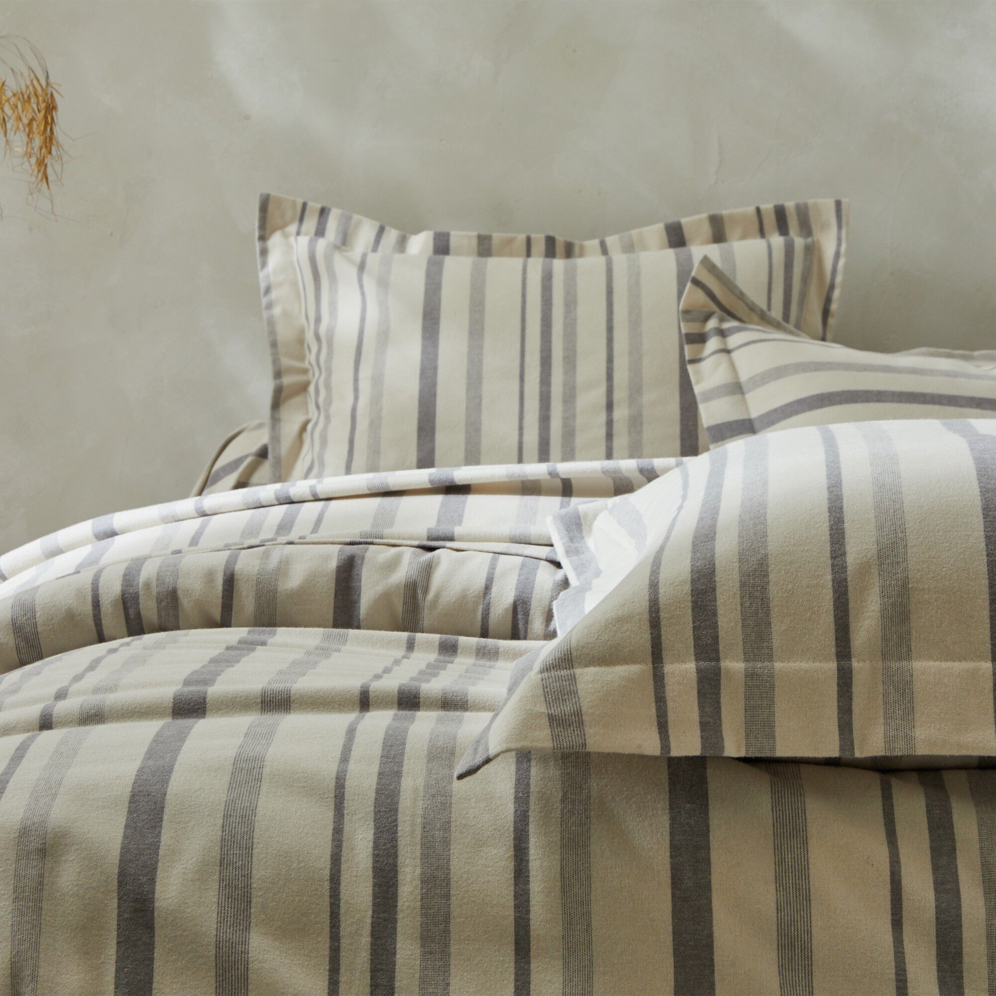 Linge de lit en flanelle rayée tissé-teint