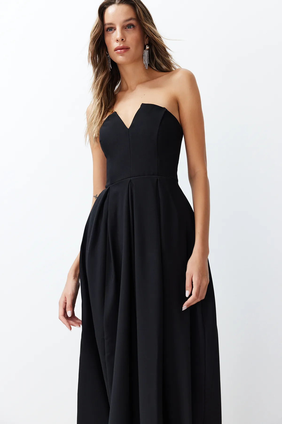 Trendyol Collection  Schwarzes gewebtes langes Abendkleid TPRSS24AE00118