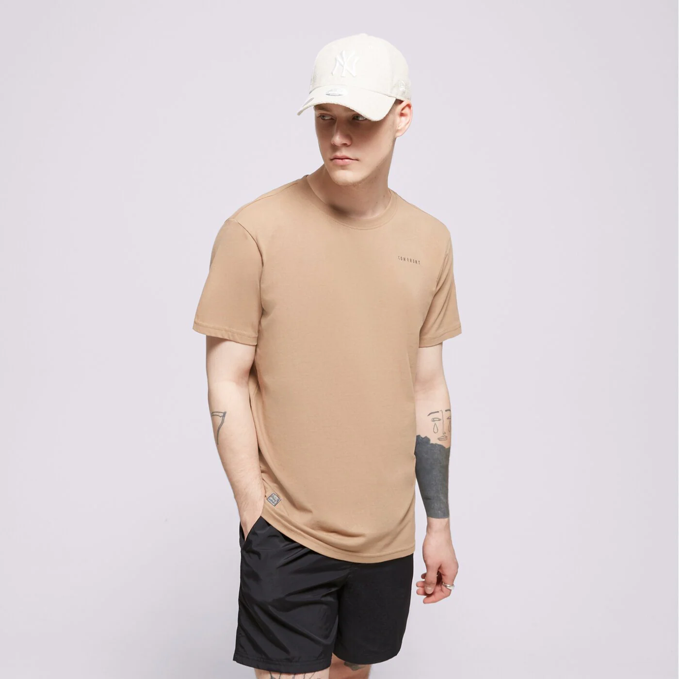 CONFRONT T-SHIRT SMALL LOGO BROWN Braun