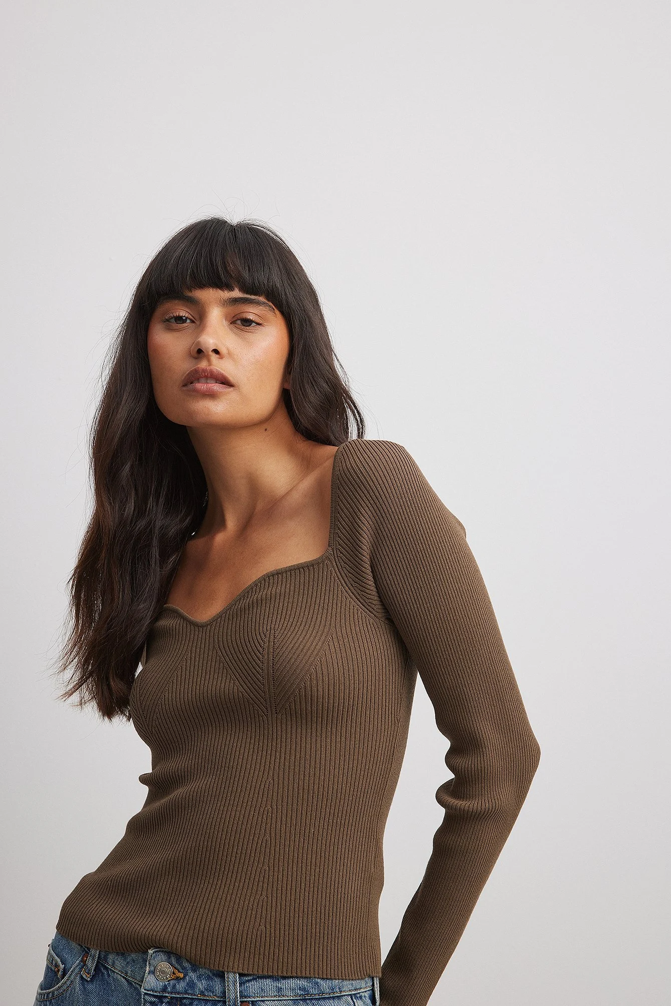 Pullover mit langen Ärmeln und Brust-Detail