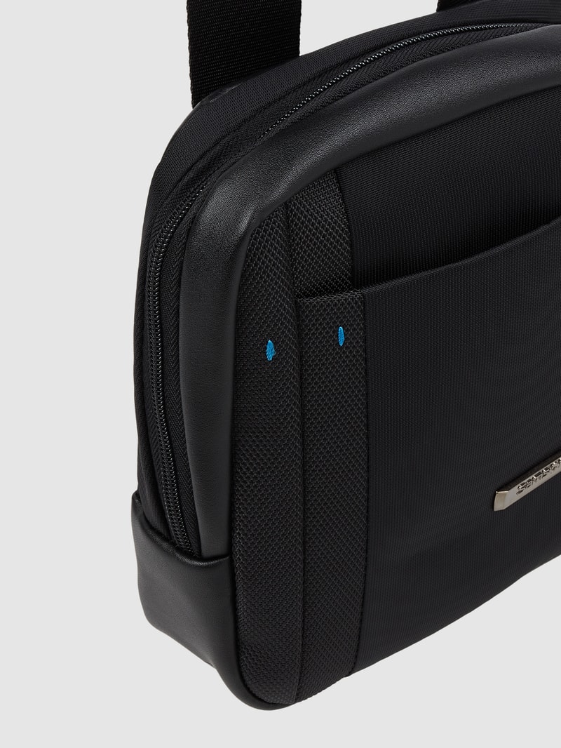 Umhängetasche mit Tabletfach Modell 'Spectrolite' in schwarz