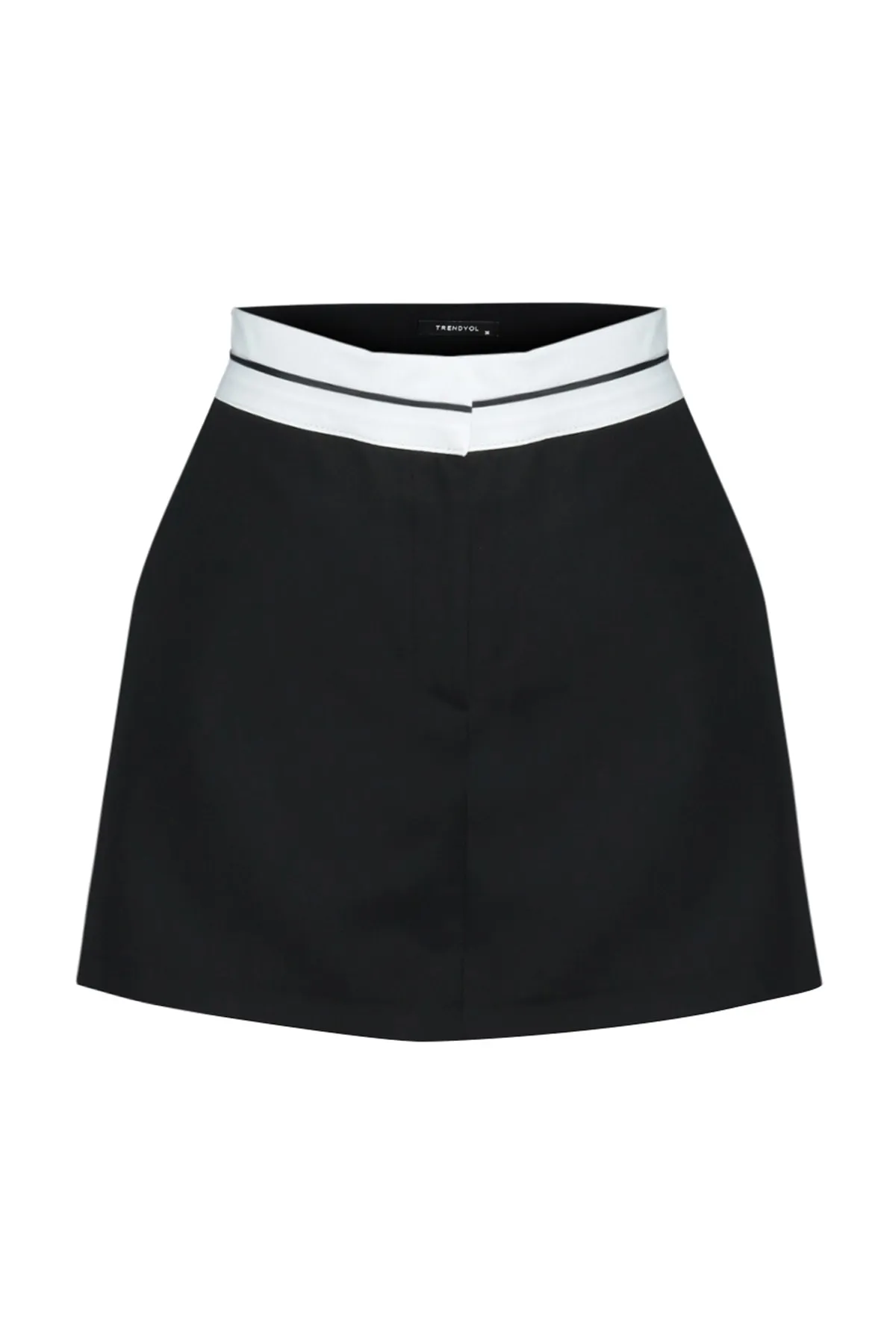 Trendyol Collection  Shorts - Schwarz - Hoher Bund