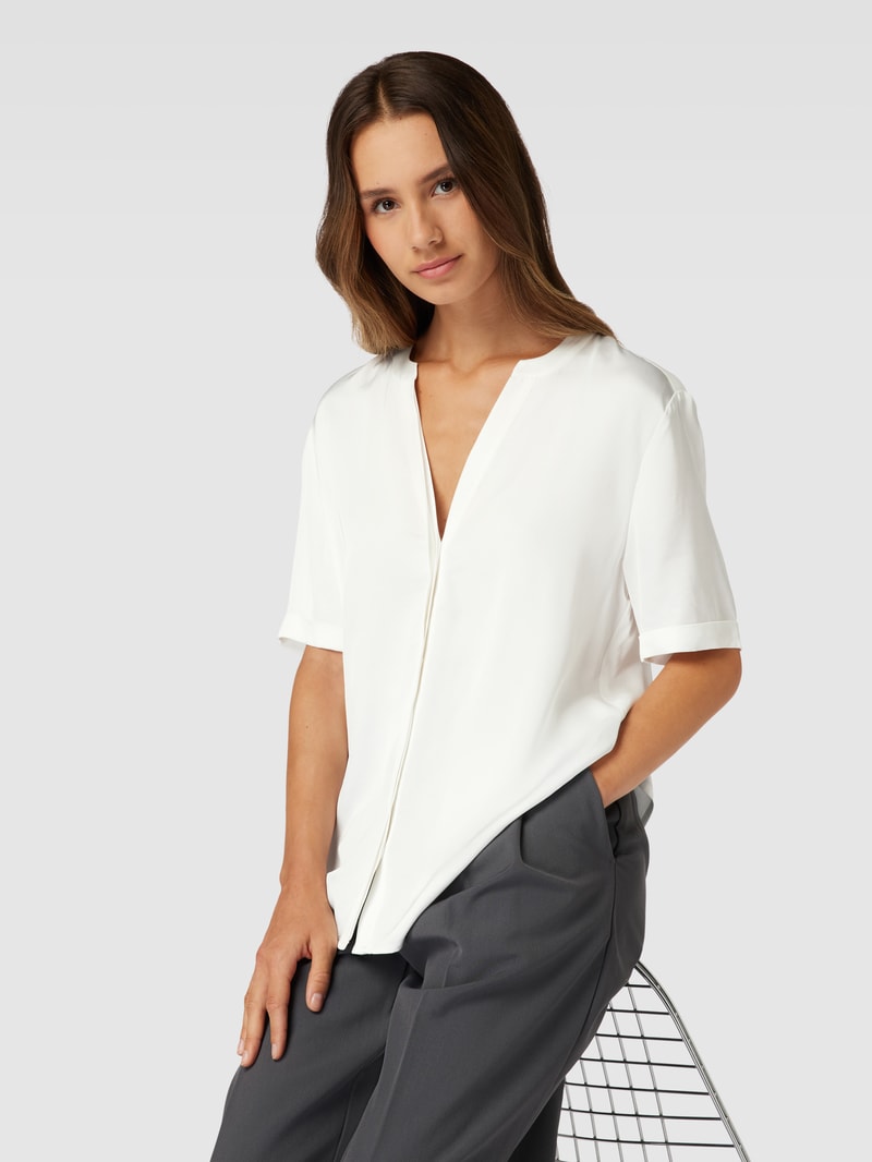 Blusenshirt aus Viskose mit V-Ausschnitt in offwhite