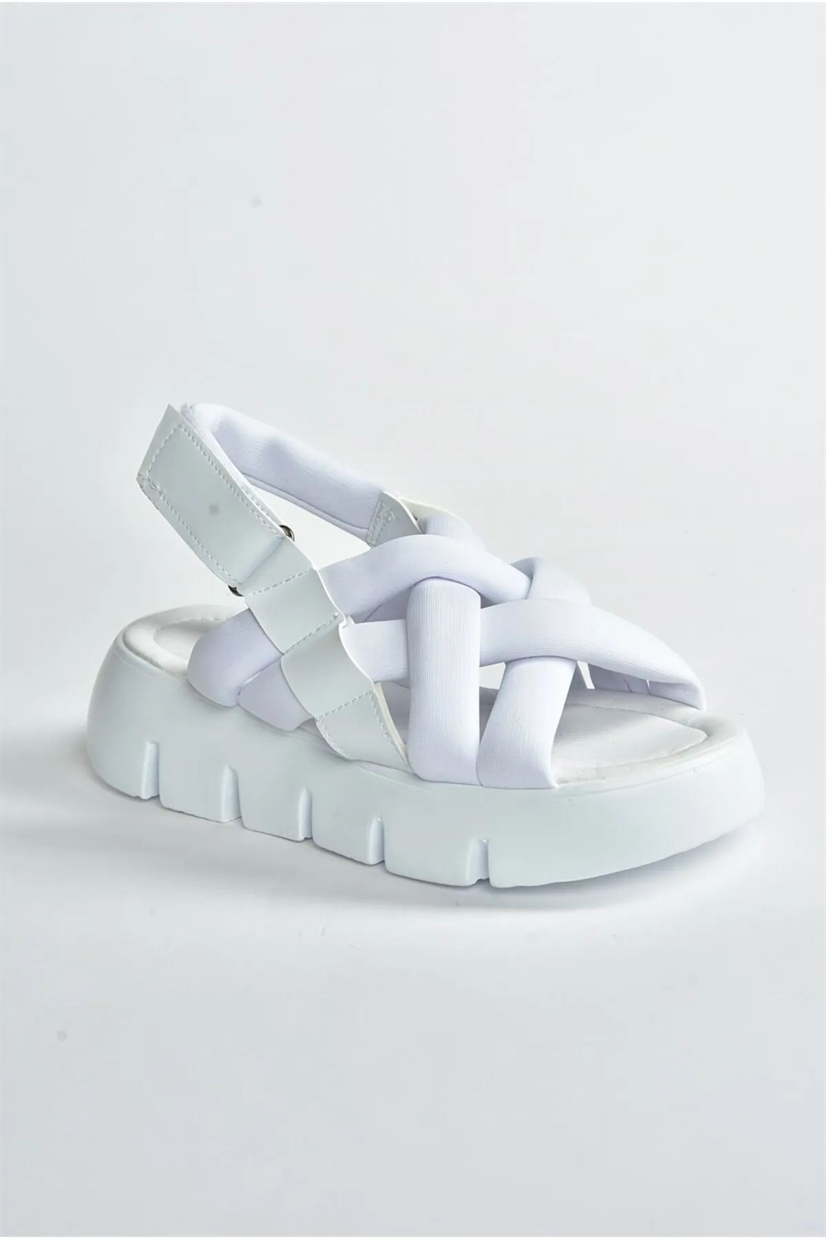 Fox Shoes  Weiße Stoff-Damensandalen mit dicker Sohle M267083104