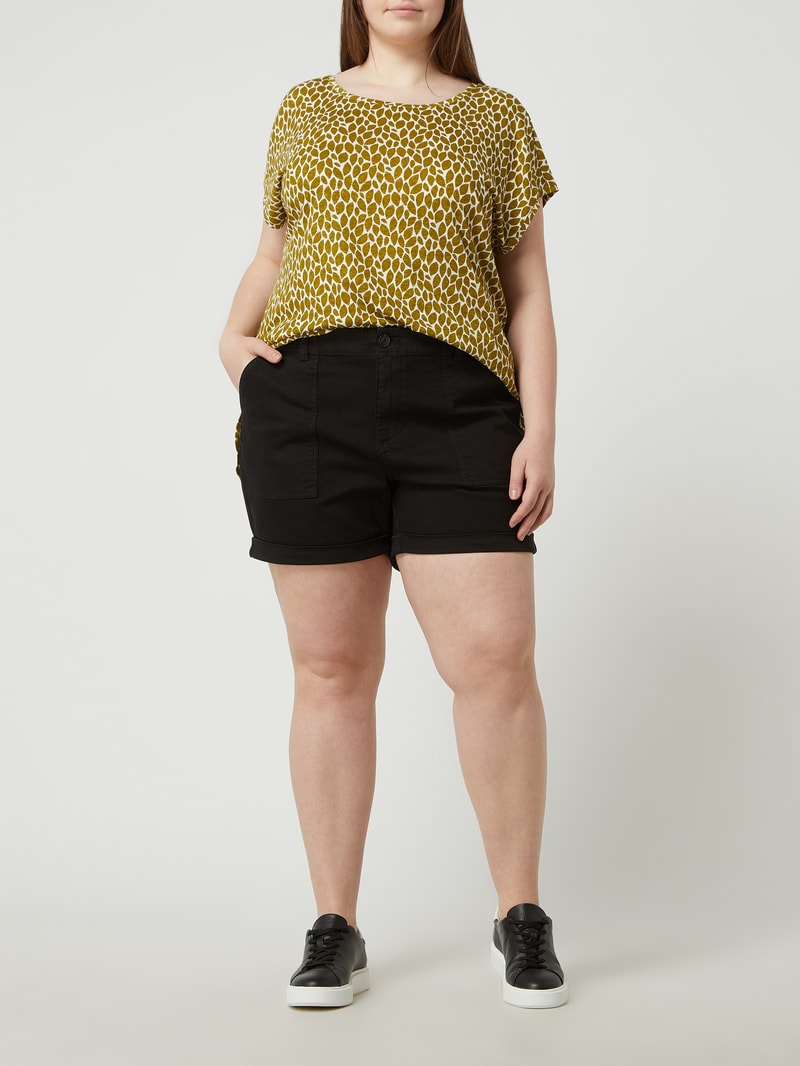 PLUS SIZE Shorts mit Stretch-Anteil Modell 'Barb' in schwarz