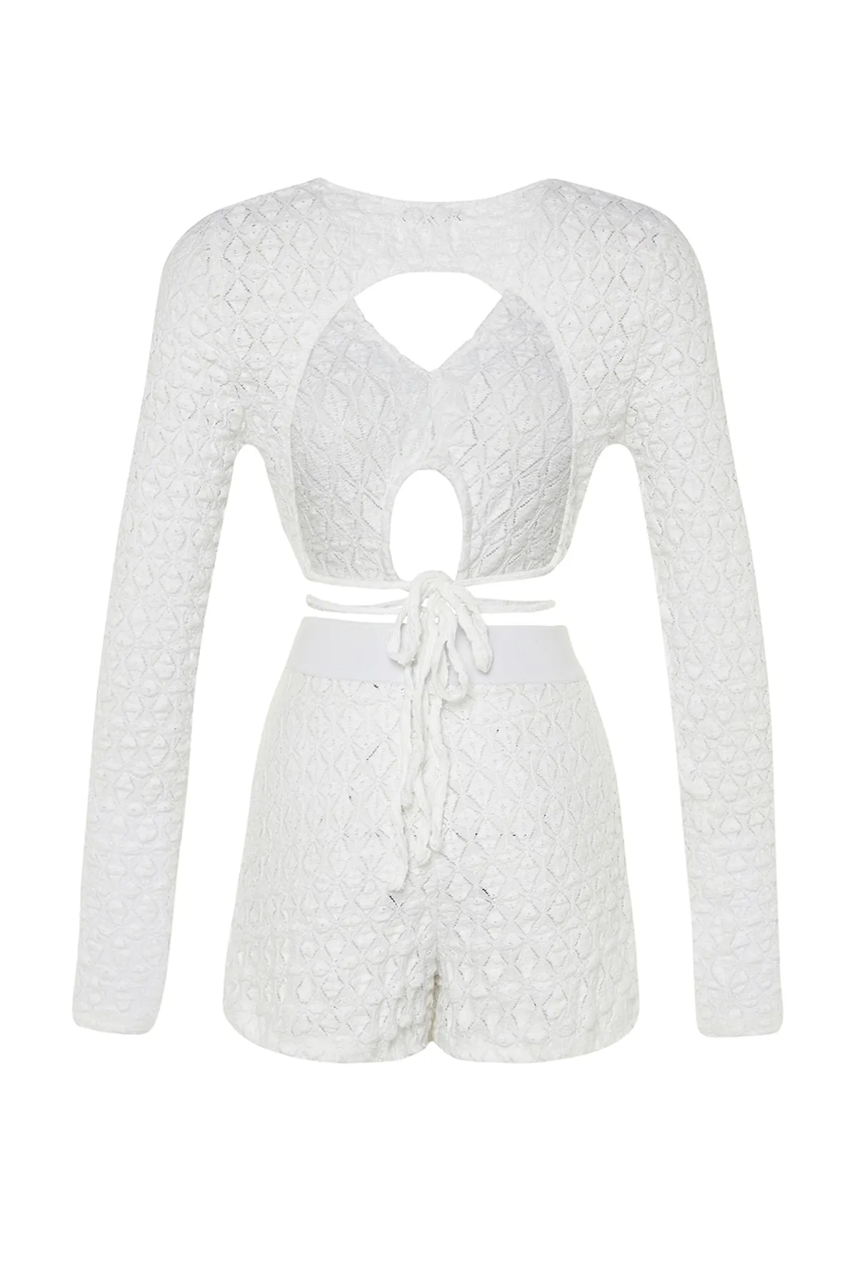 Trendyol Collection  Ecrufarbenes Strick-Set mit Bluse und Shorts zum Binden TBESS23AU00106