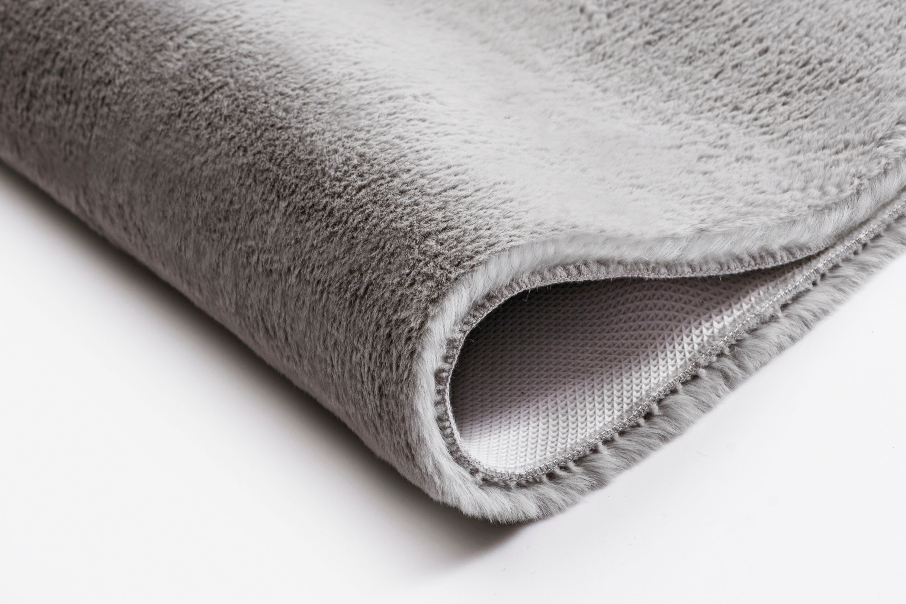 Badematte Cony Kleine Wolke, Höhe 25 mm, rutschhemmend beschichtet, fußbodenheizungsgeeignet, Polyester, rechteckig, Badteppich, Fell-Optik, Uni Farben, besonders weich & kuschelig
