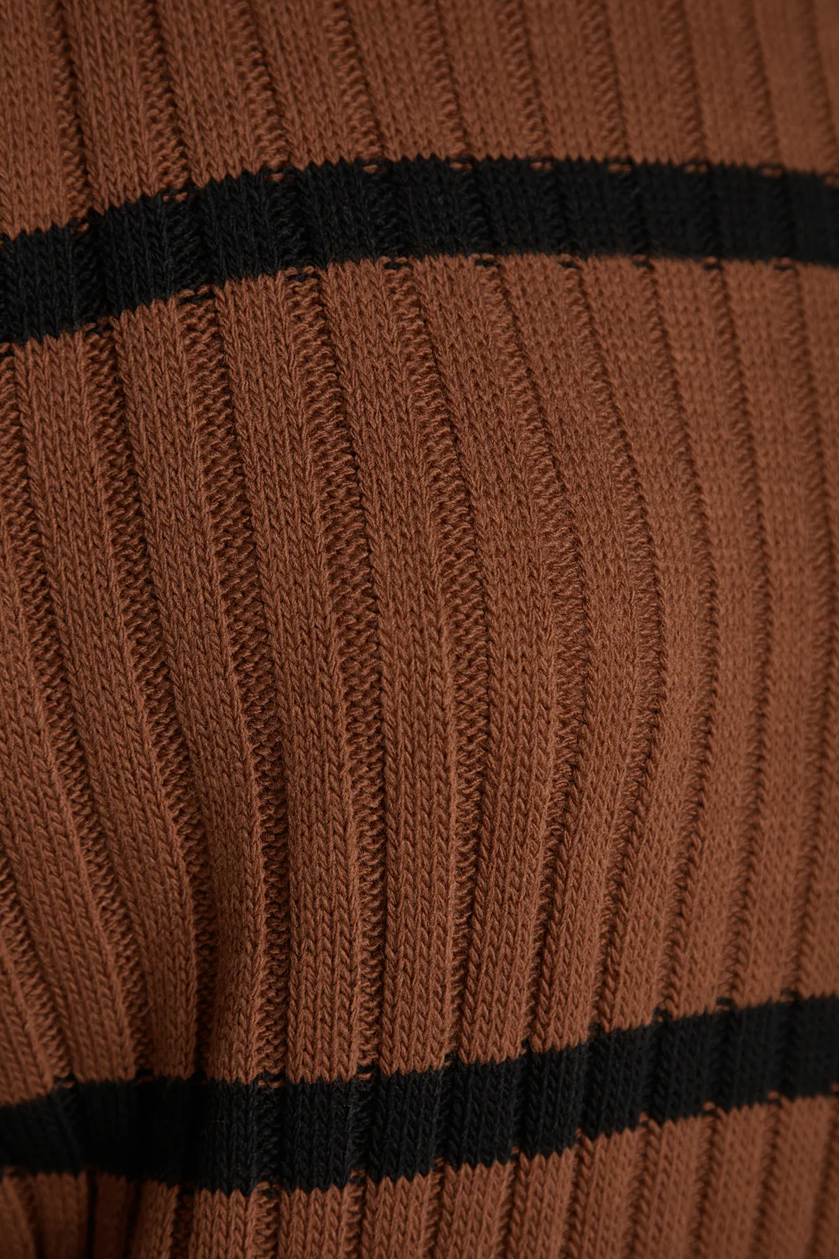 Trendyol Collection  Zimtfarbener Strickpullover mit weiter Passform TWOAW24KZ00557
