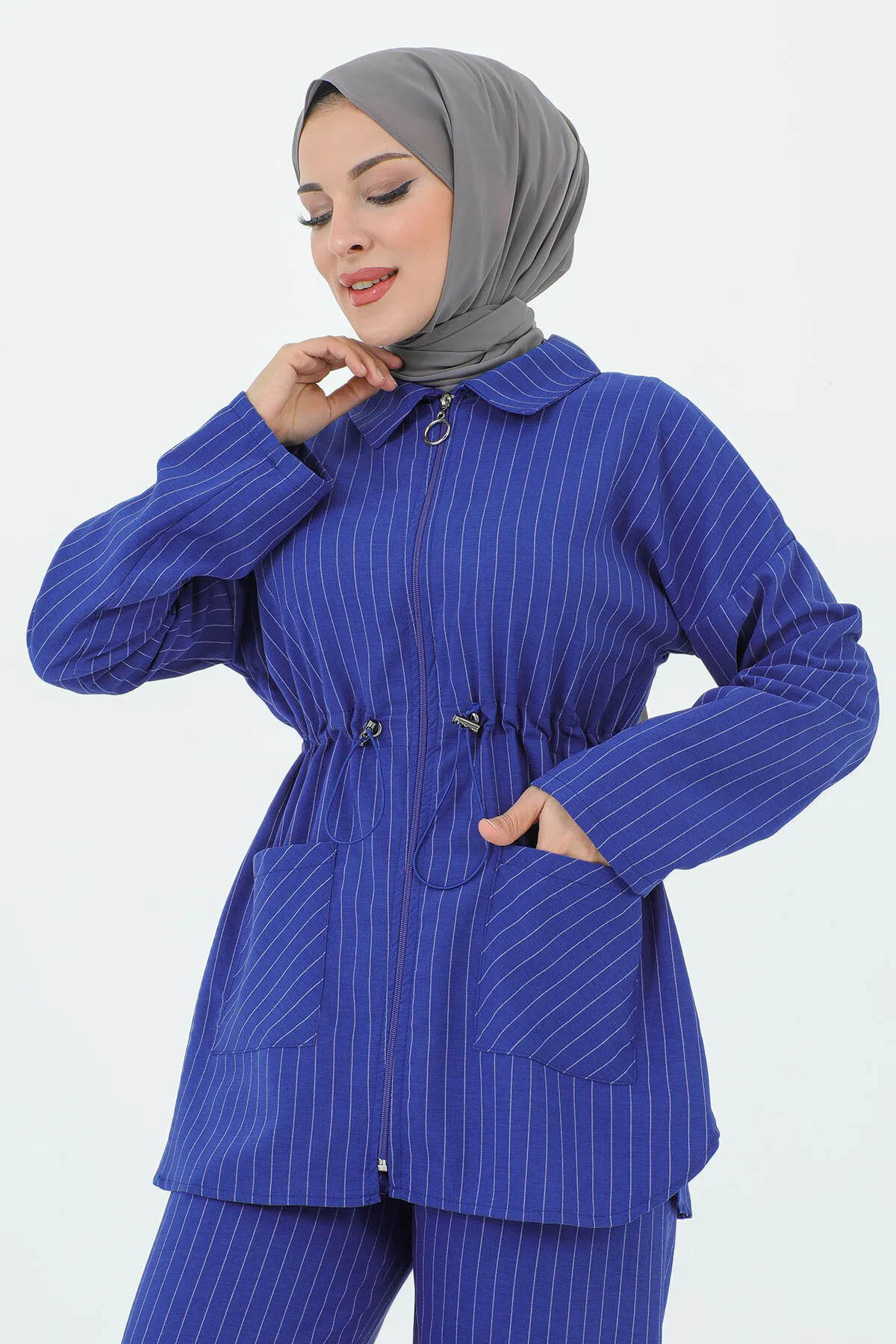 Tesettür Dünyası  Melisa-Anzug mit geraffter Taille und Reißverschluss TSD231208 Saks Blue