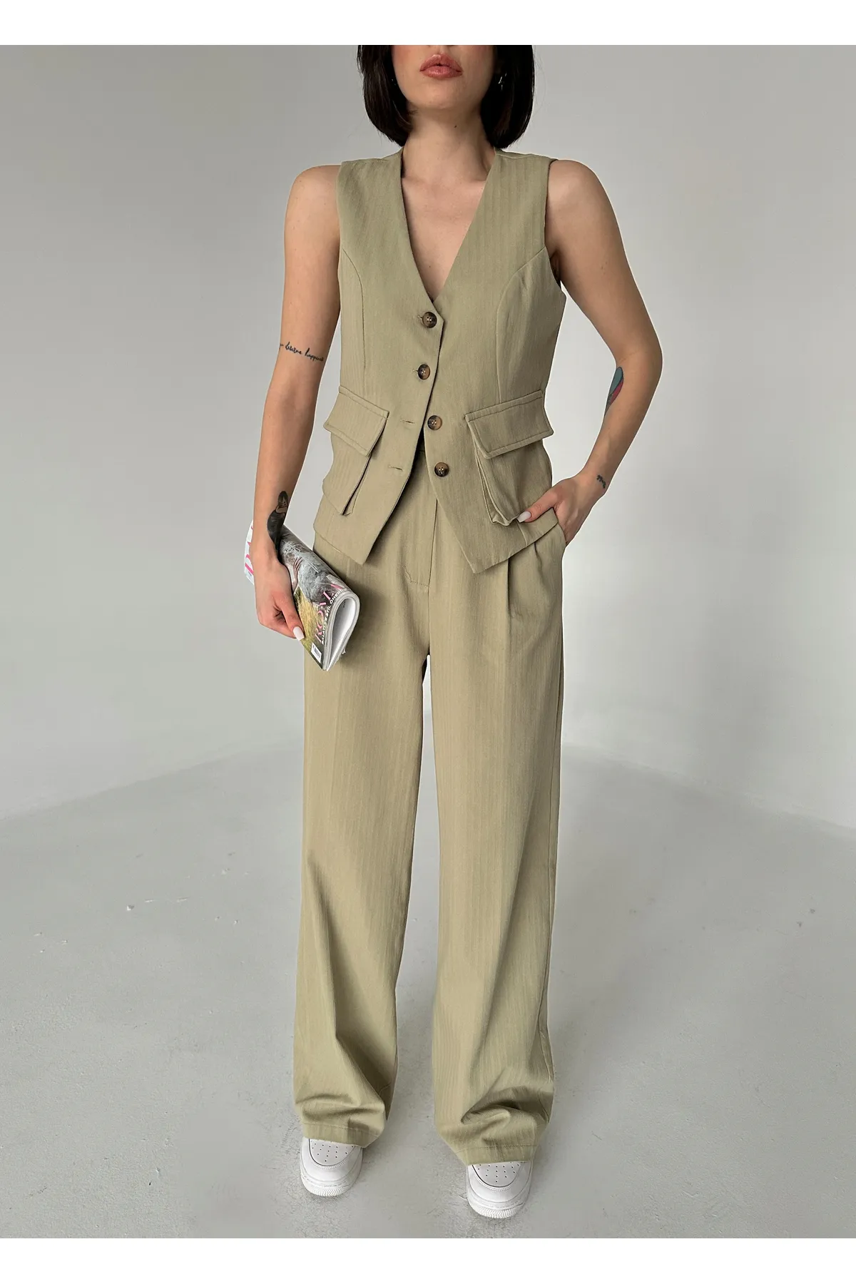 Laluvia  Khakifarbenes Set aus Weste und Hose aus Gabardine, 100 % Baumwolle, mit Taschendetail
