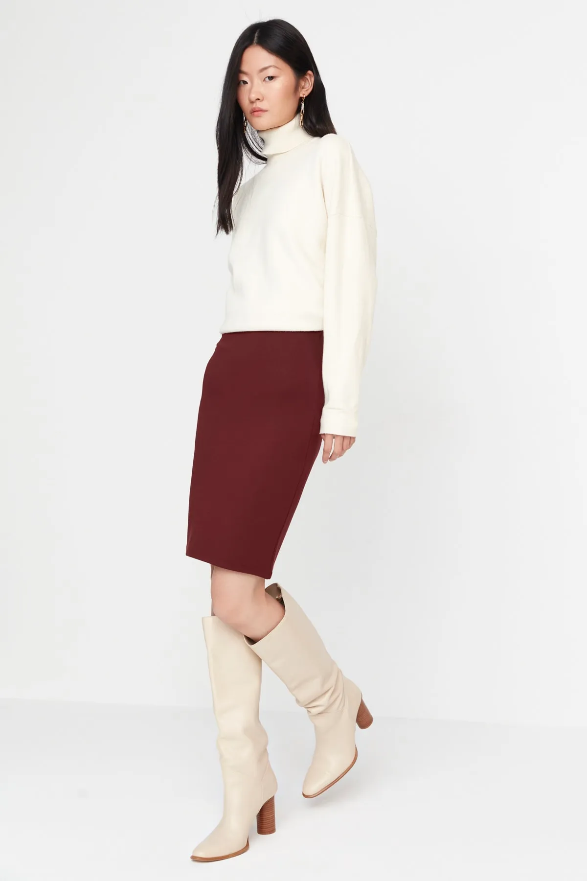 Trendyol Collection  Weinroter, figurbetonter, eleganter Bleistiftrock aus Strick mit Schlitz und hoher Taille TWOSS20ET0145