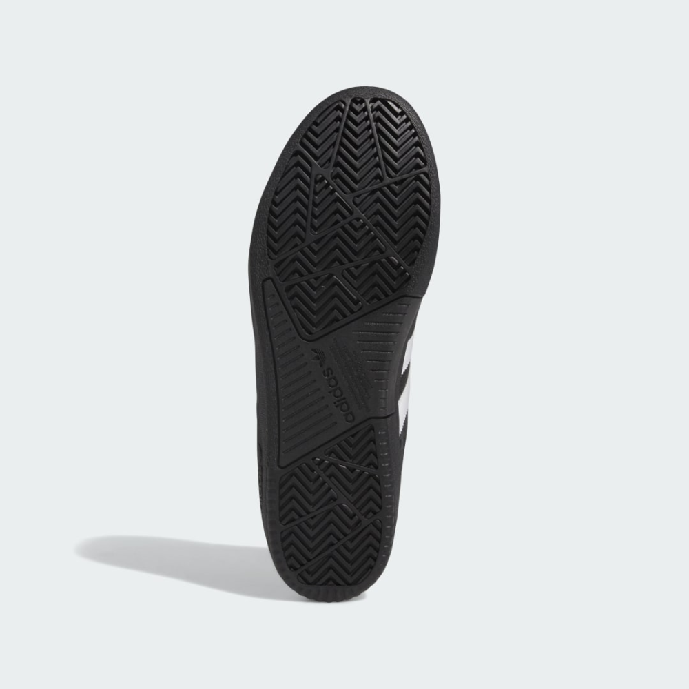 adidas Tyshawn Low IE3124 / schwarz