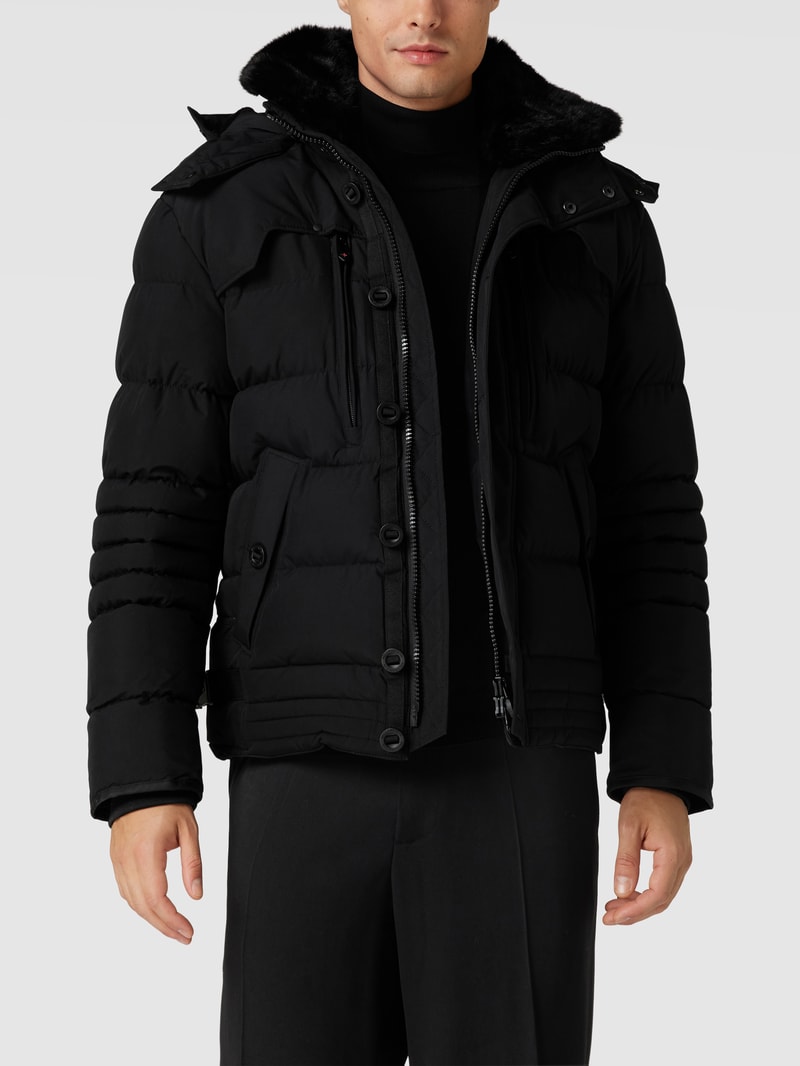Steppjacke mit Label-Patch in schwarz