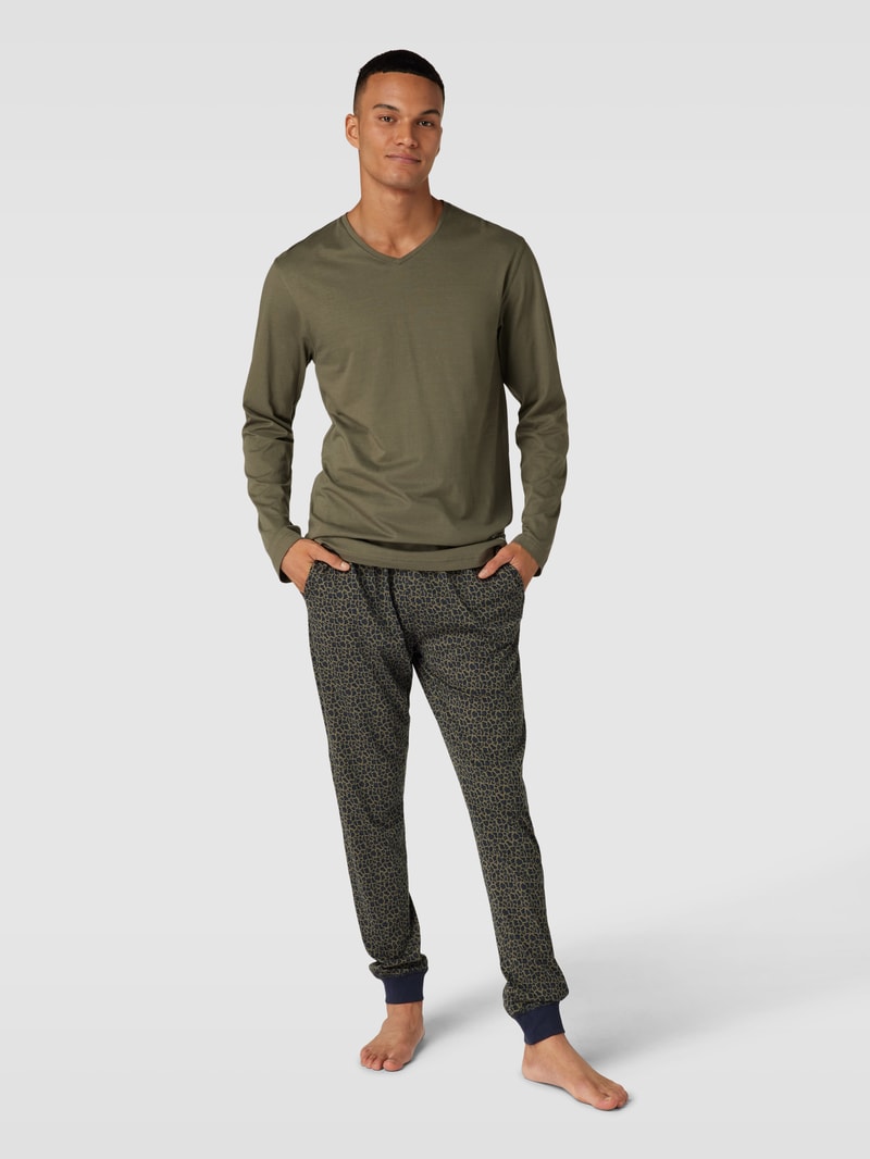 Longsleeve mit V-Ausschnitt Modell 'MIX IT UP!' in olivgrün