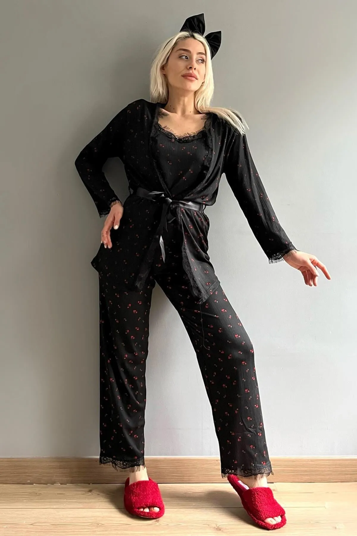 Pijamaevi  Minimal floral gemustertes Pegasus-Pyjama-Set mit Morgenmantel