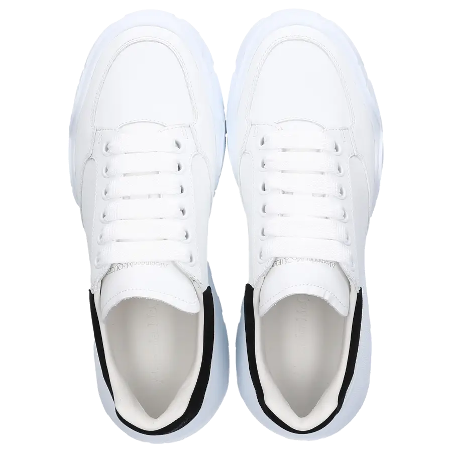 Alexander McQueen - Sneaker low COURT Kalbsleder - weiß