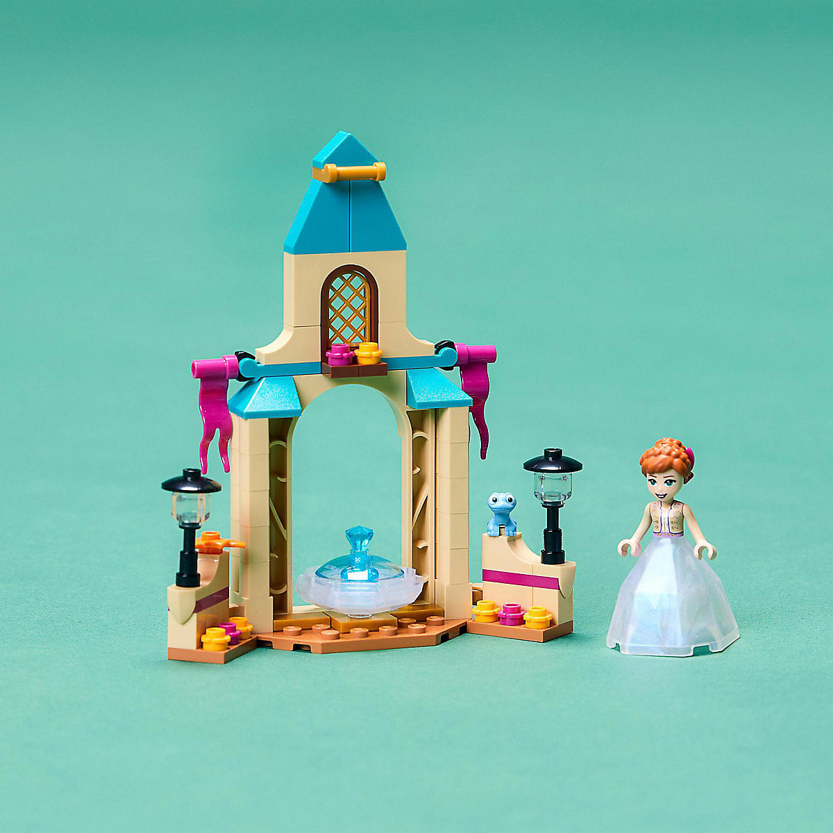 LEGO®   43198 Annas Schlosshof