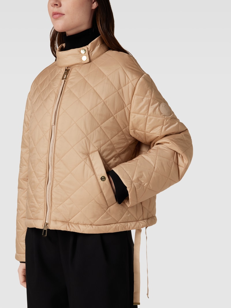 Steppjacke mit Strukturmuster in beige